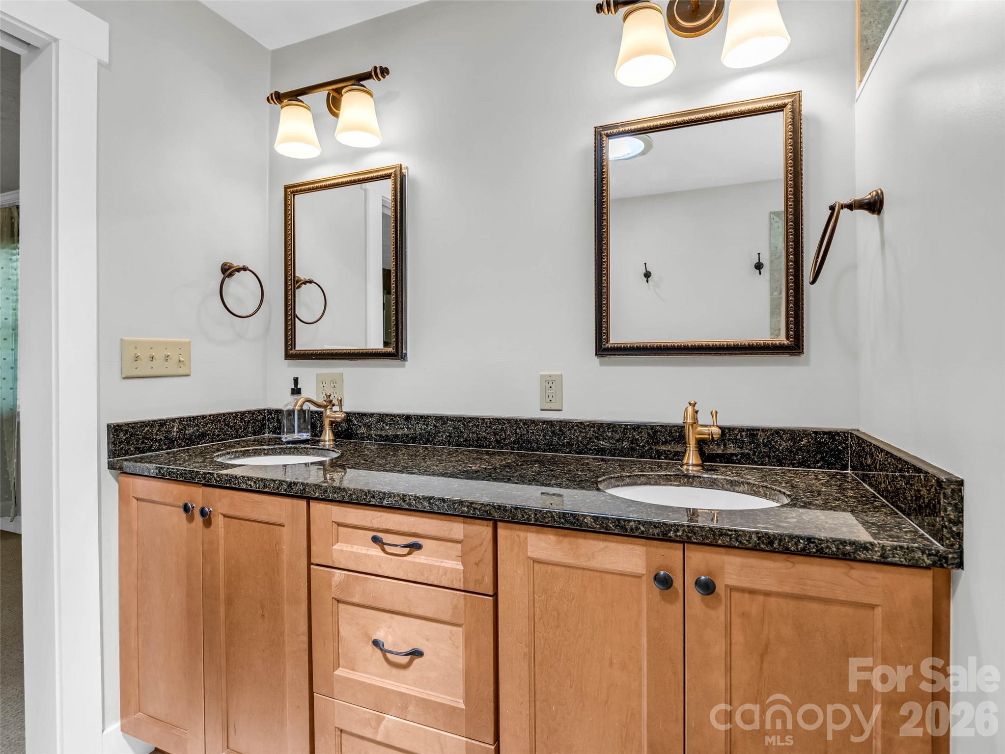 52 Forest Road — Asheville
