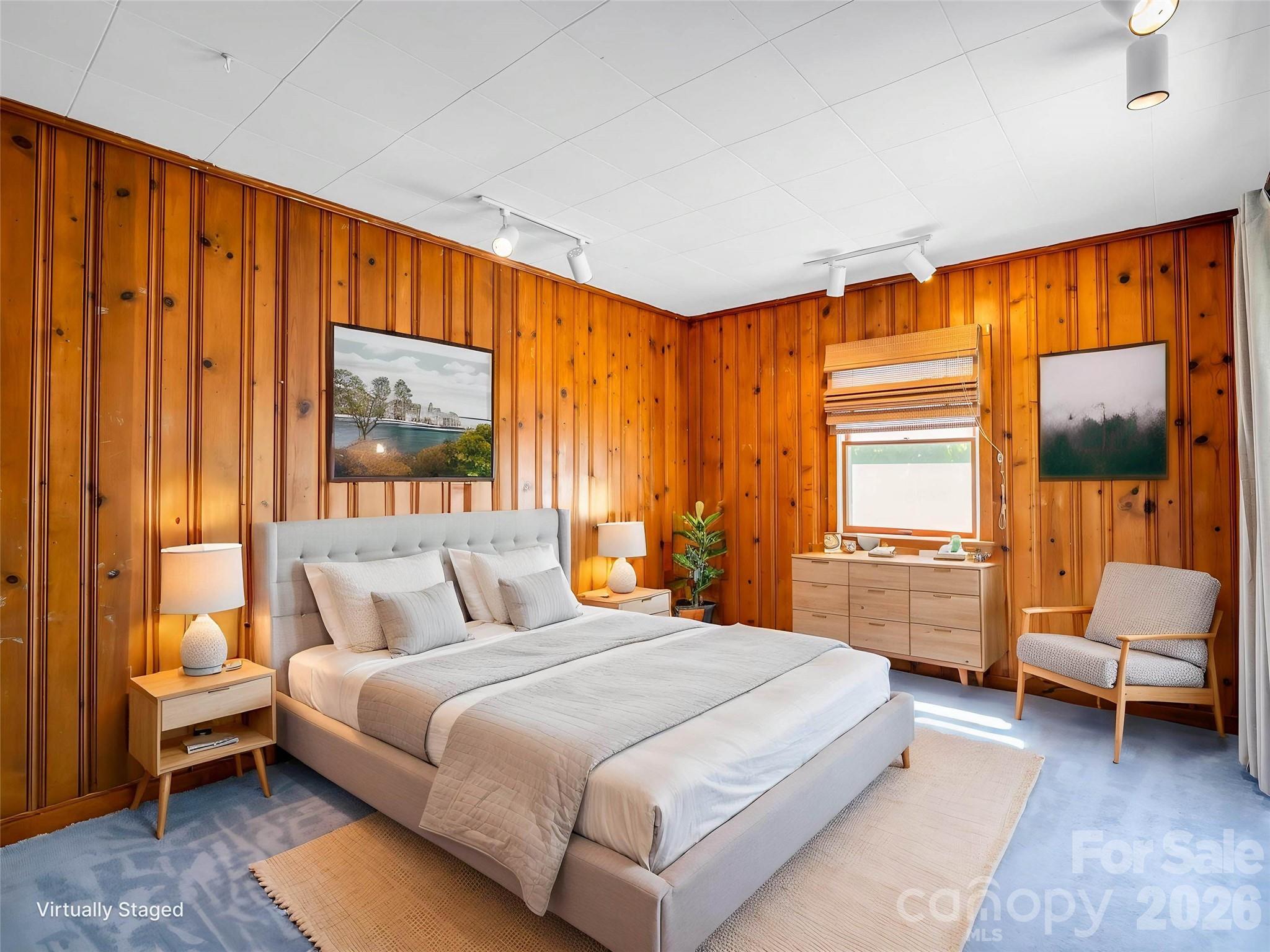 52 Forest Road — Asheville
