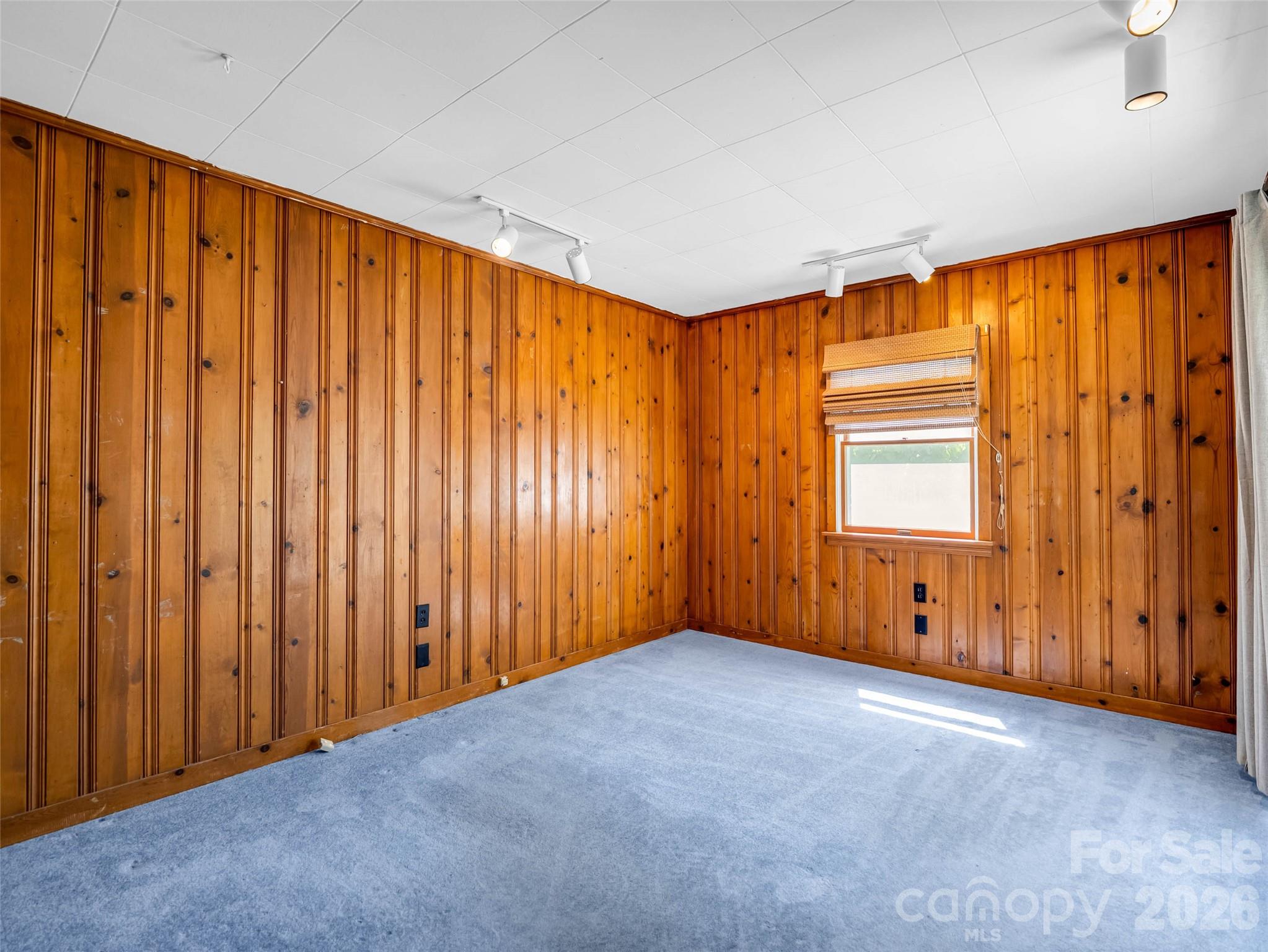 52 Forest Road — Asheville
