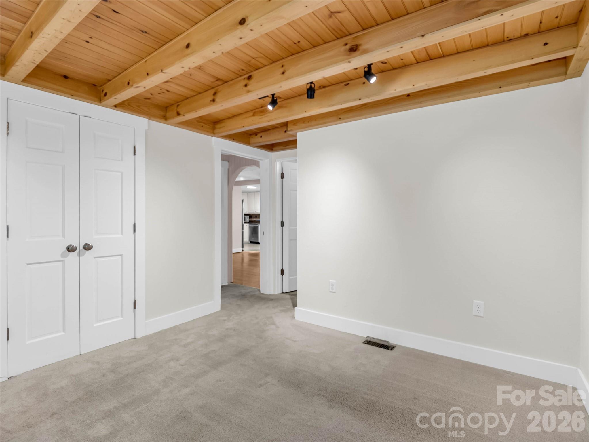 52 Forest Road — Asheville