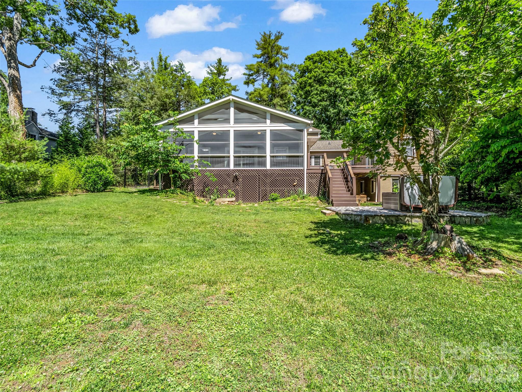 52 Forest Road — Asheville