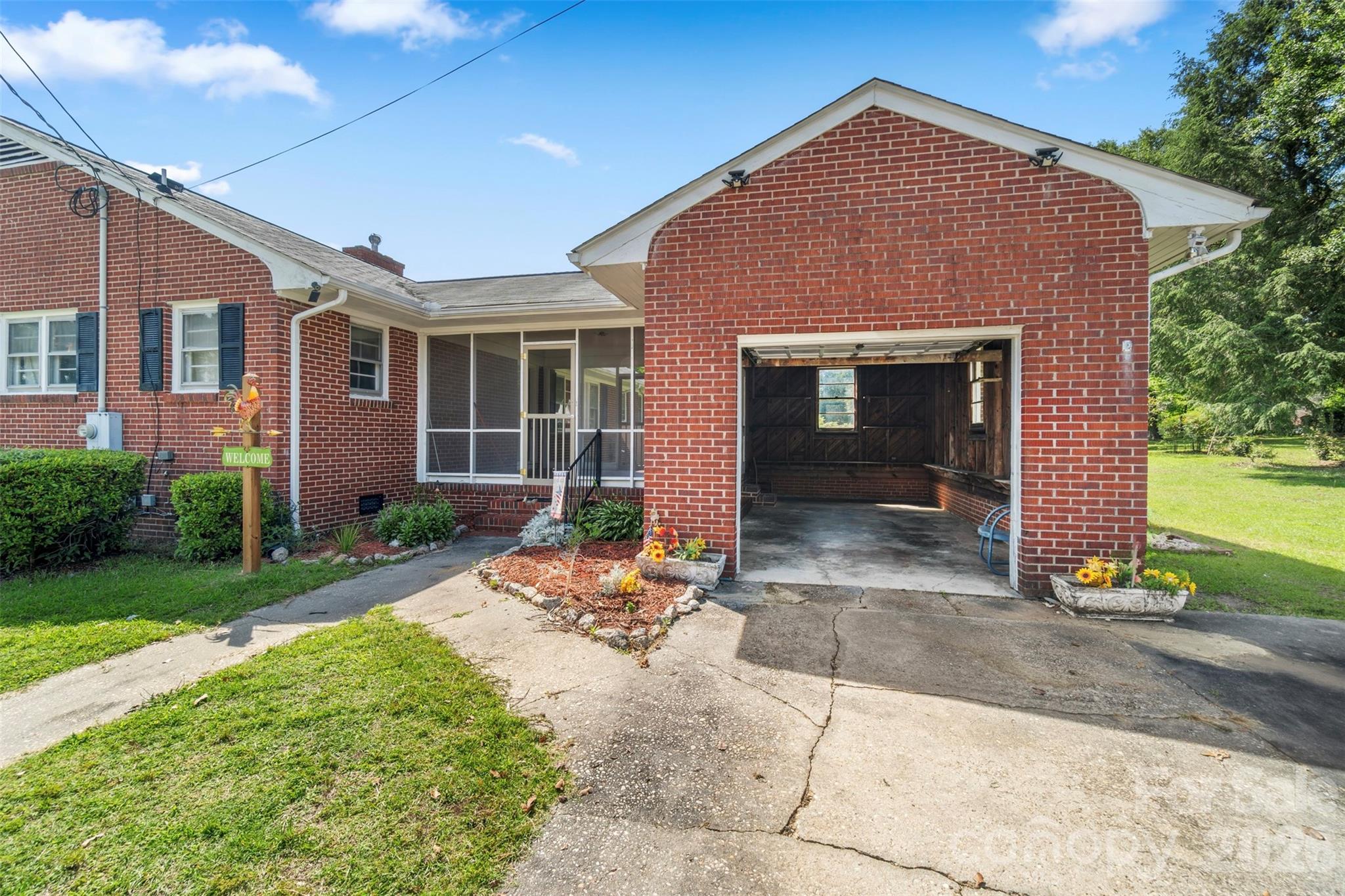 1400 Morven Road — Wadesboro