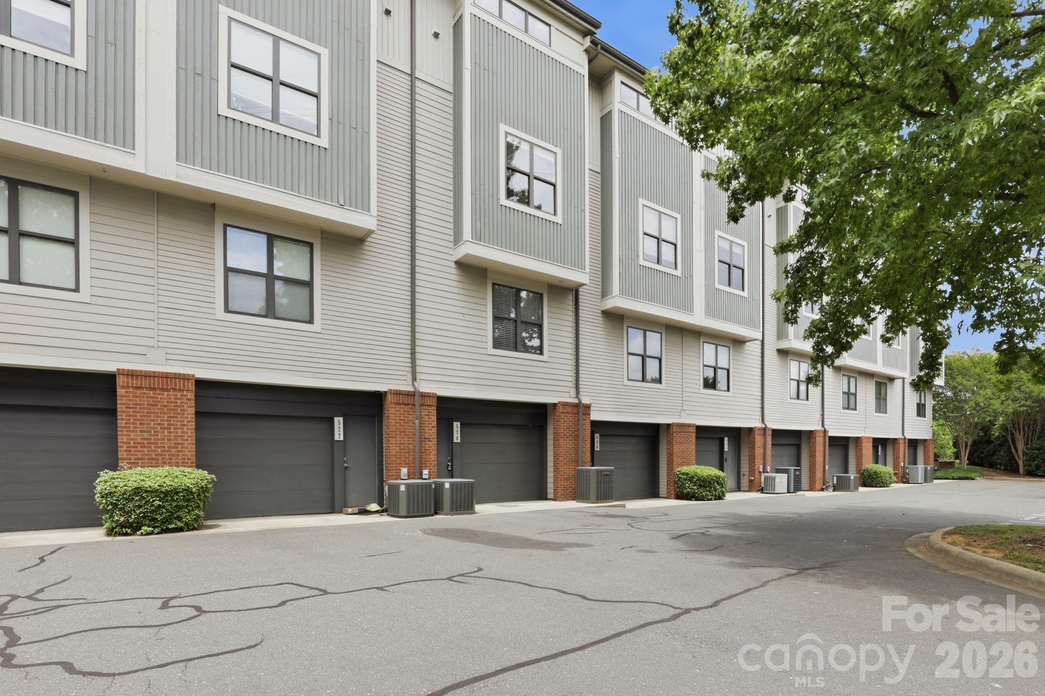 526 N McDowell Street — Charlotte