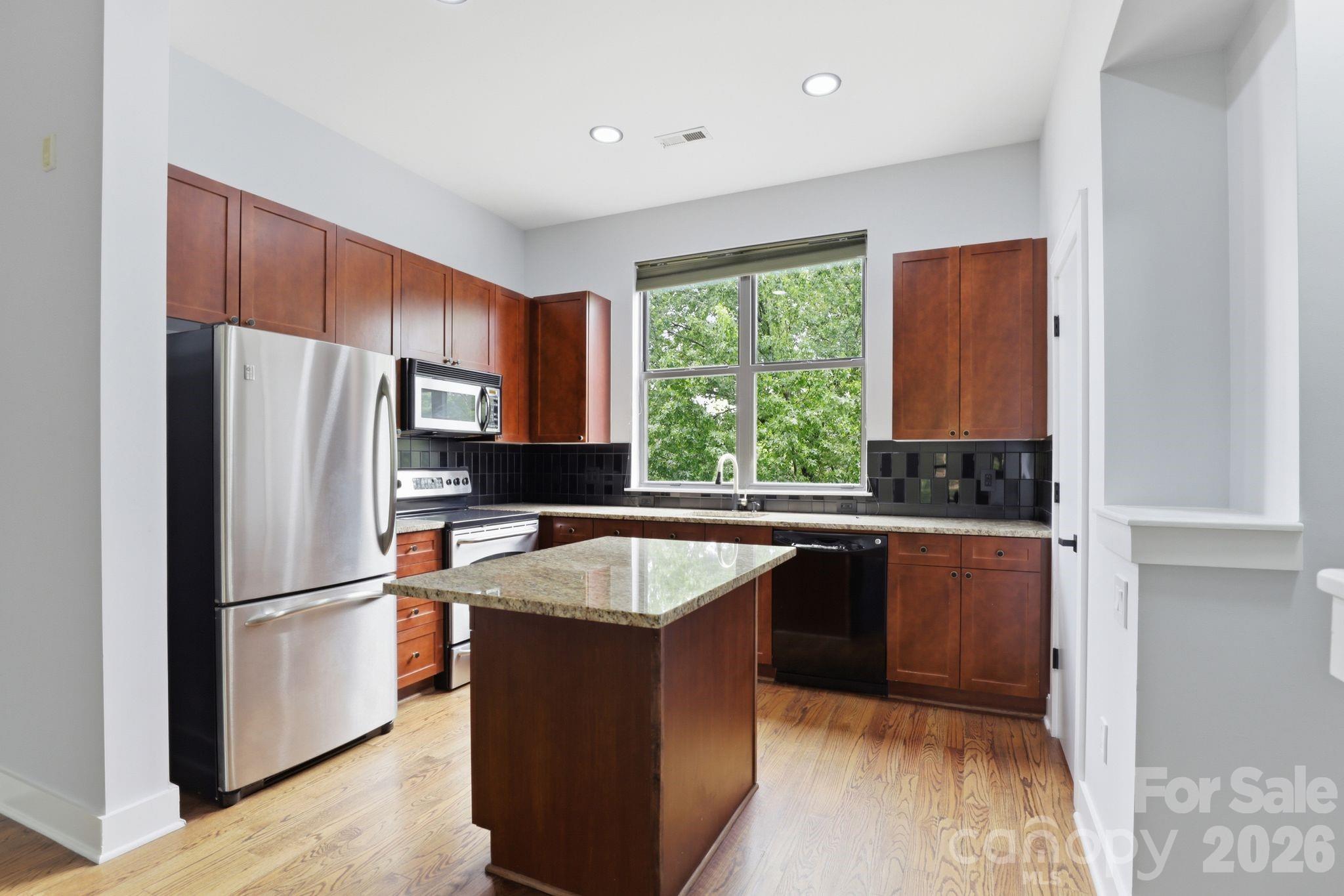 526 N McDowell Street — Charlotte