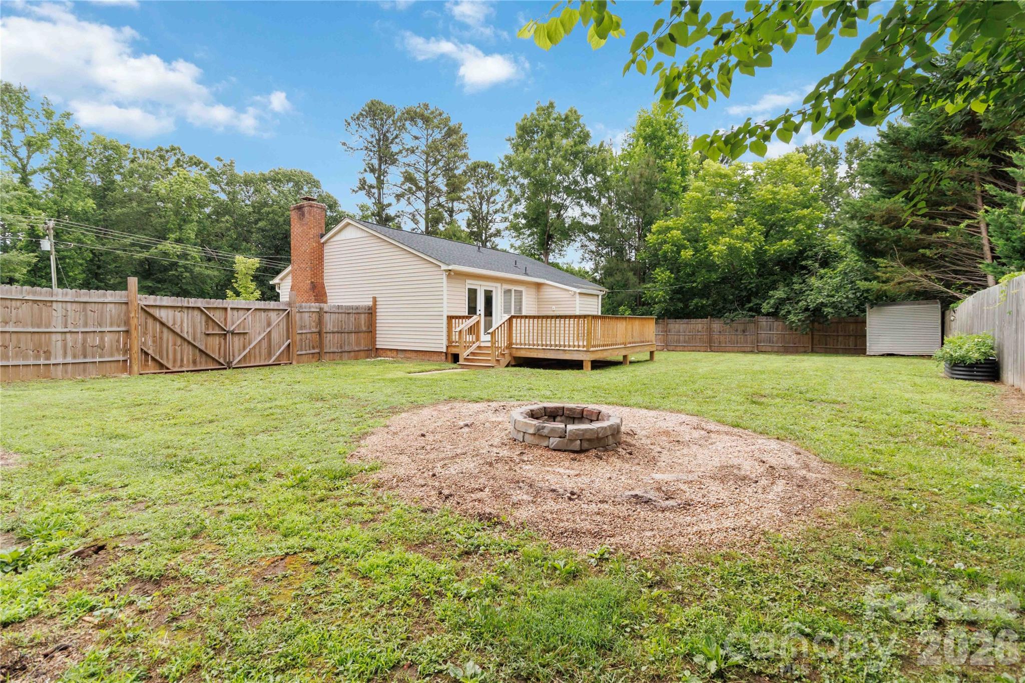 992 Twin Lakes Road — Rock Hill
