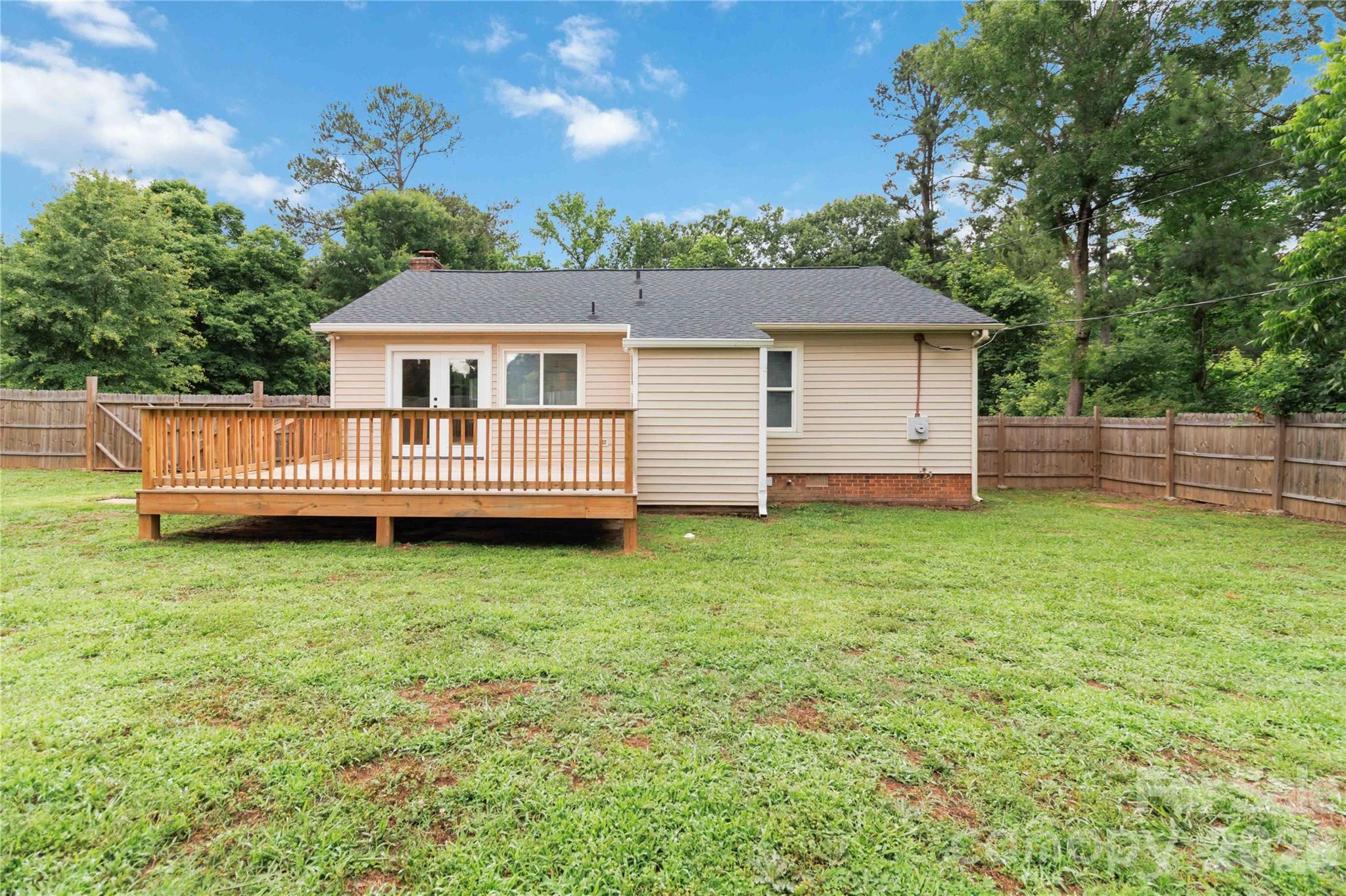 992 Twin Lakes Road — Rock Hill