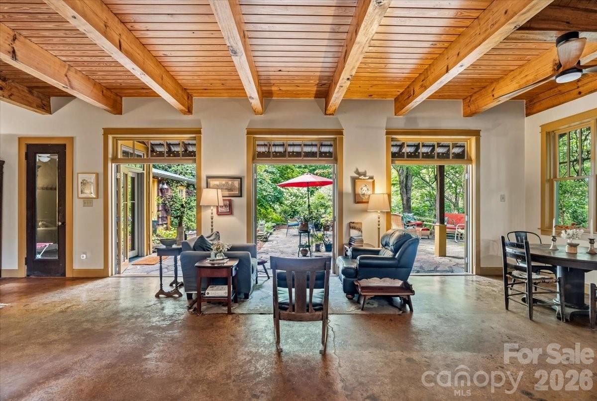 128 Barnet Mountain Drive — Marshall