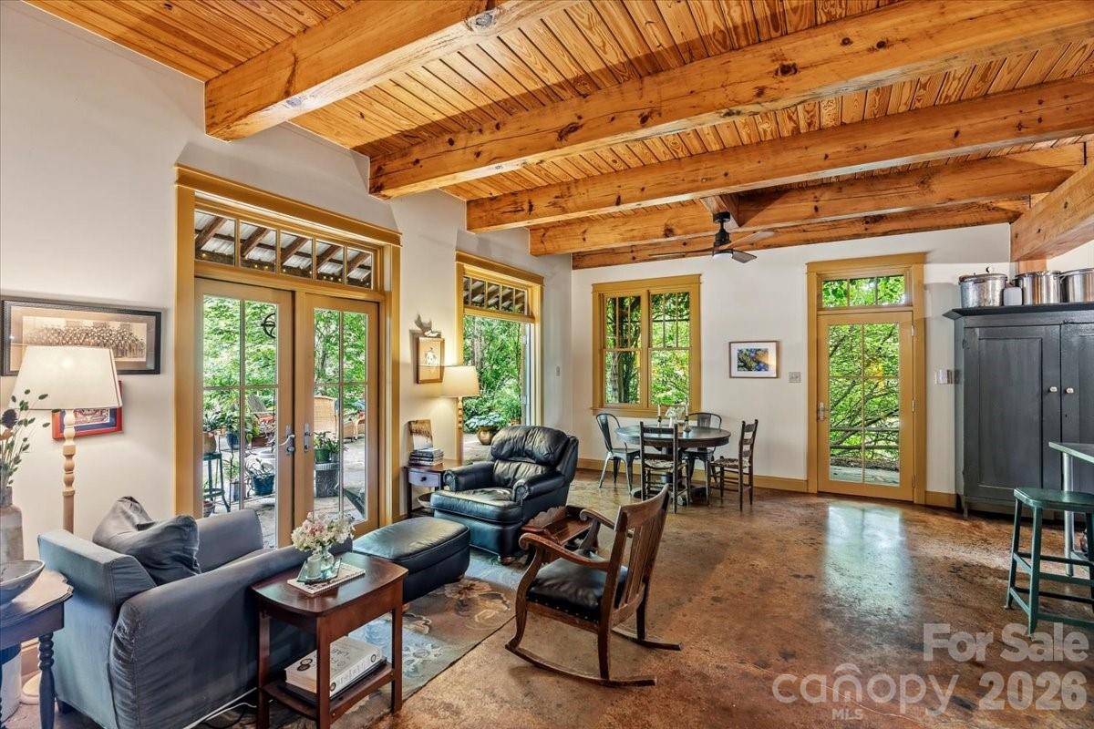 128 Barnet Mountain Drive — Marshall