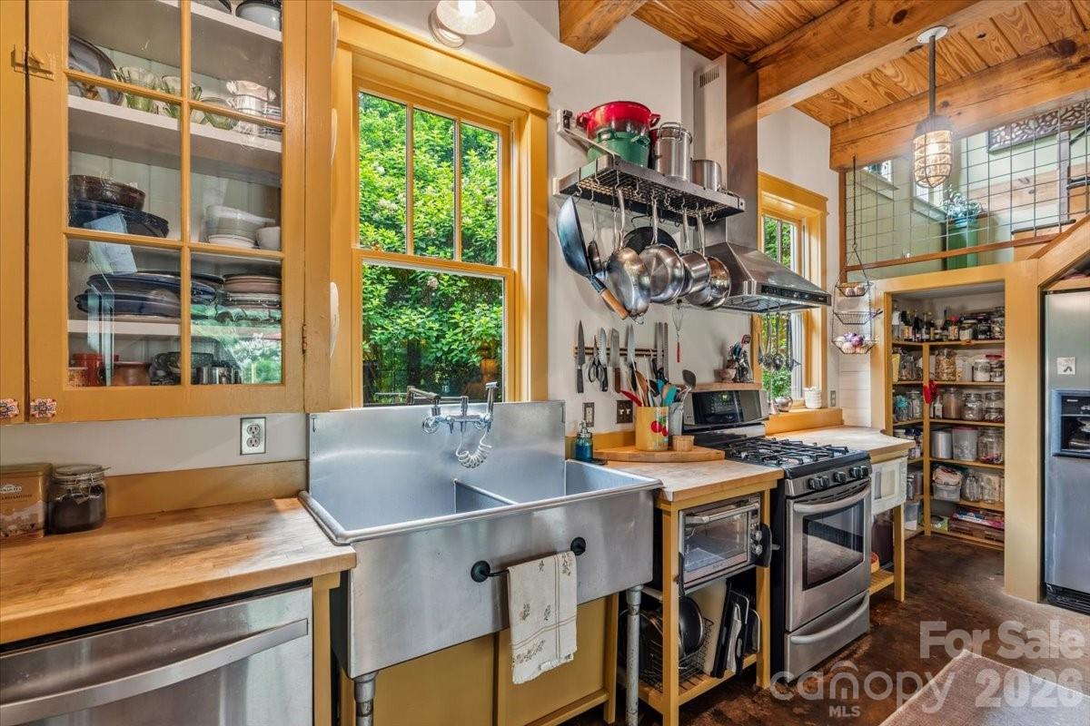 128 Barnet Mountain Drive — Marshall