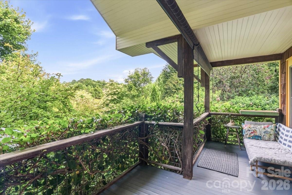 128 Barnet Mountain Drive — Marshall
