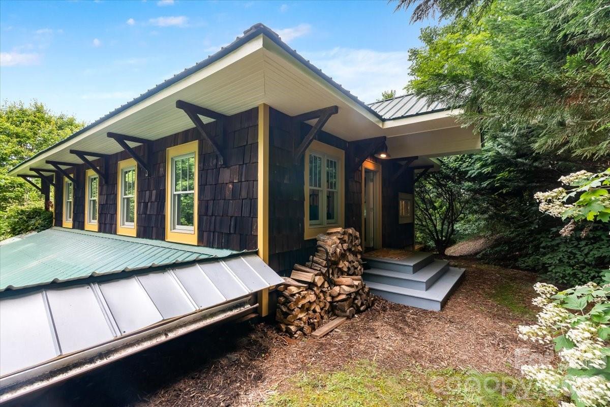 128 Barnet Mountain Drive — Marshall