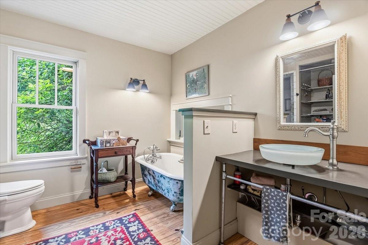 128 Barnet Mountain Drive — Marshall