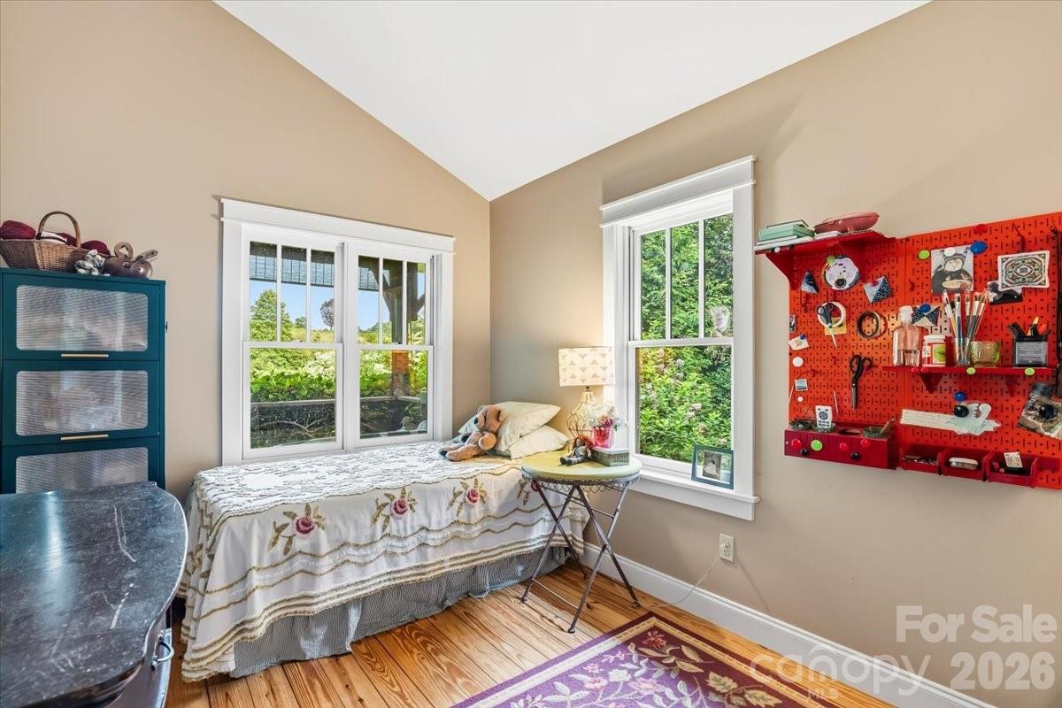 128 Barnet Mountain Drive — Marshall