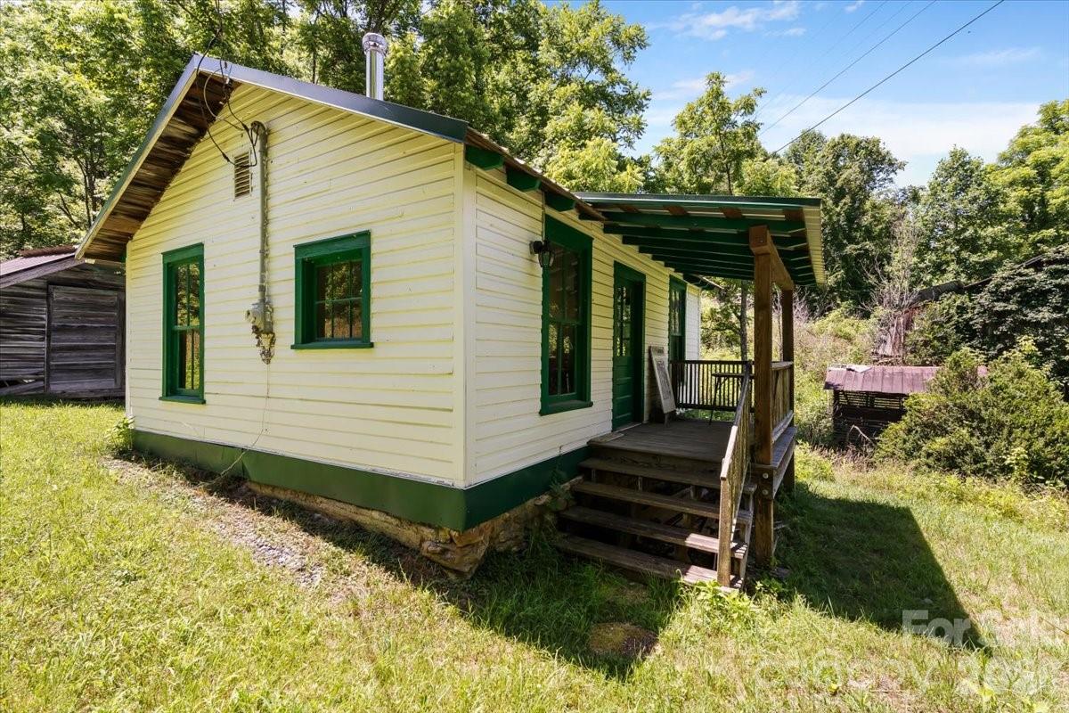 128 Barnet Mountain Drive — Marshall