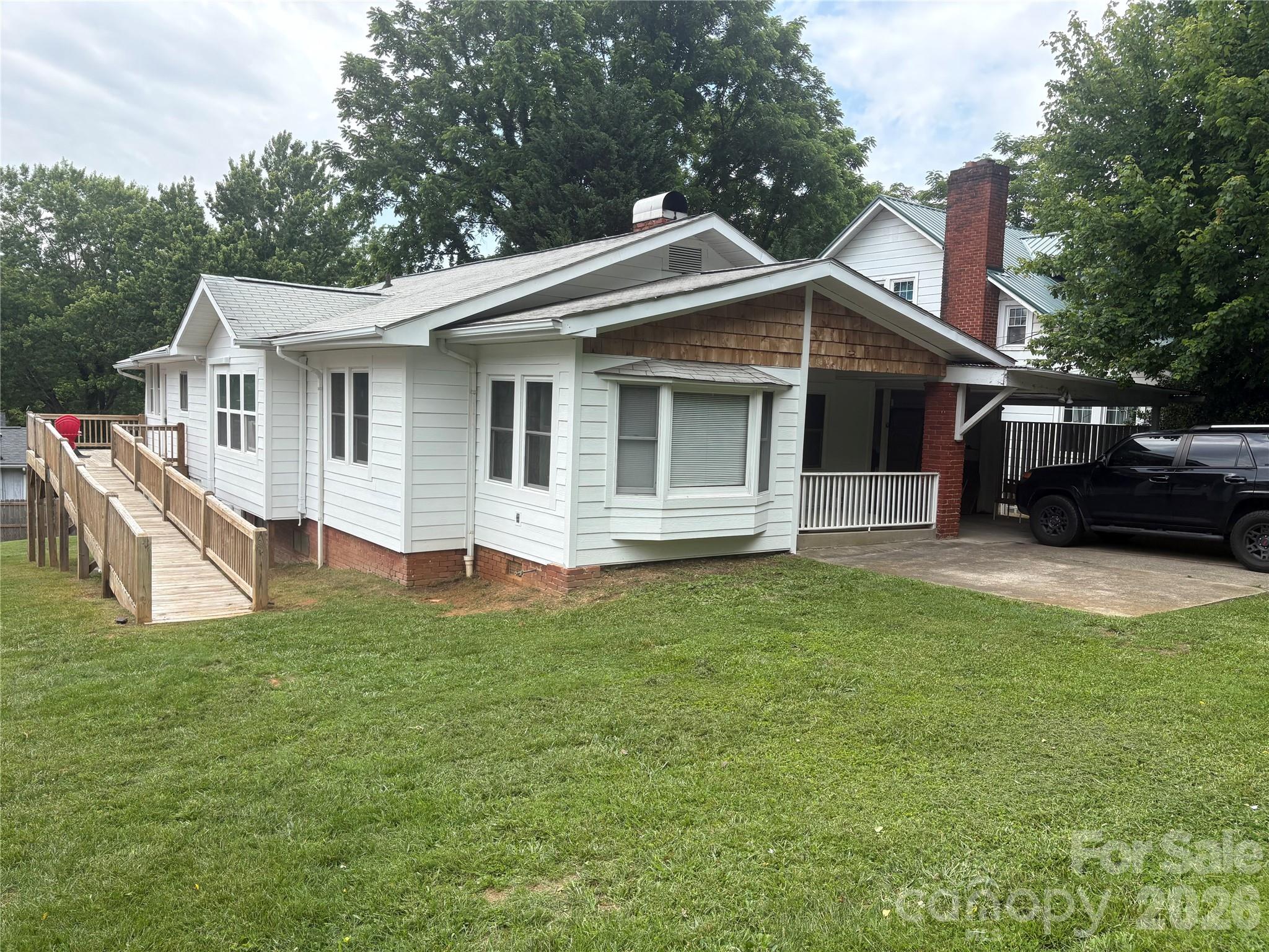 10 Washington Avenue — Asheville