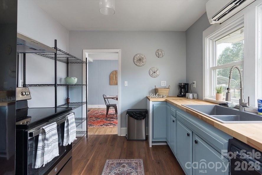 10 Washington Avenue — Asheville