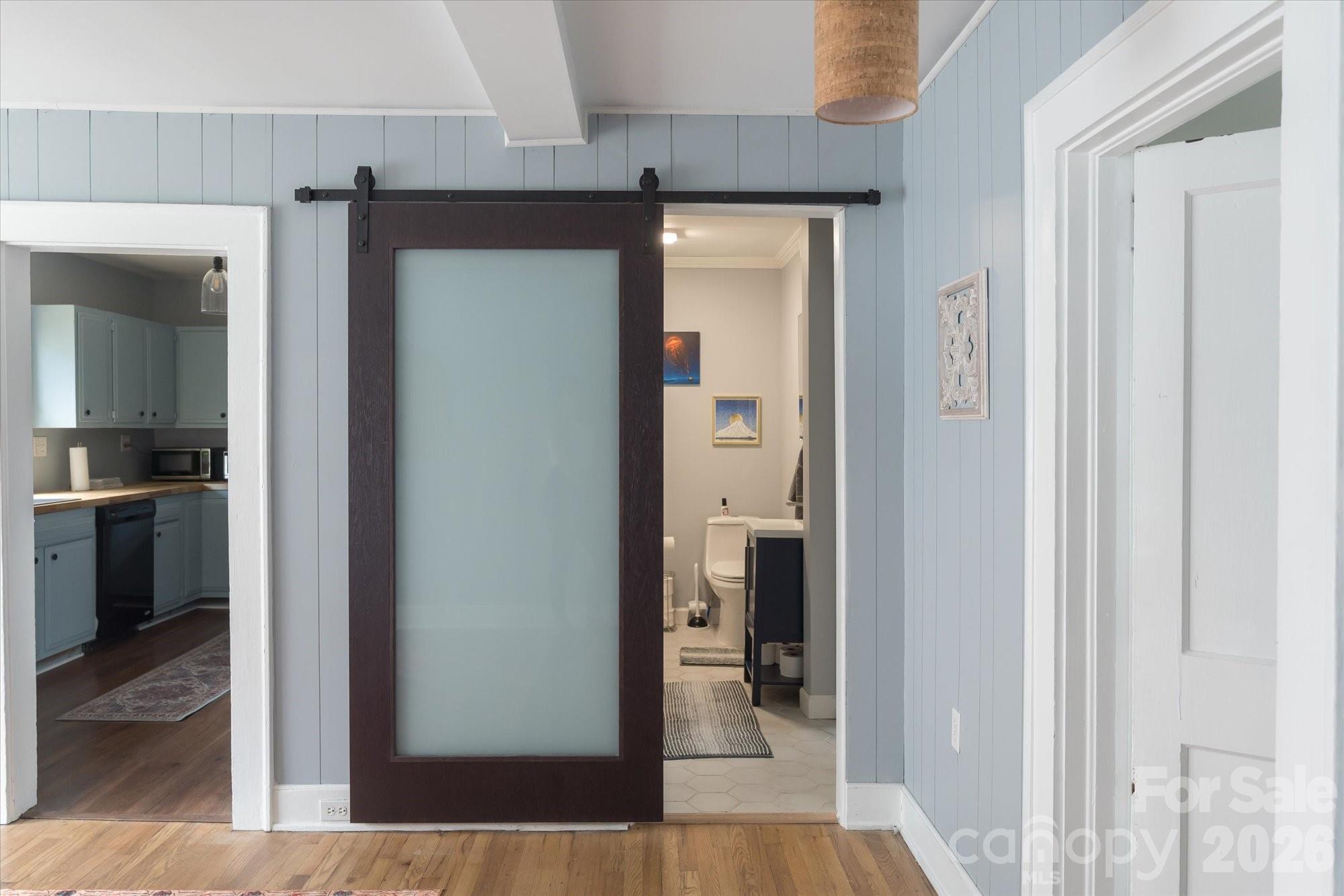 10 Washington Avenue — Asheville
