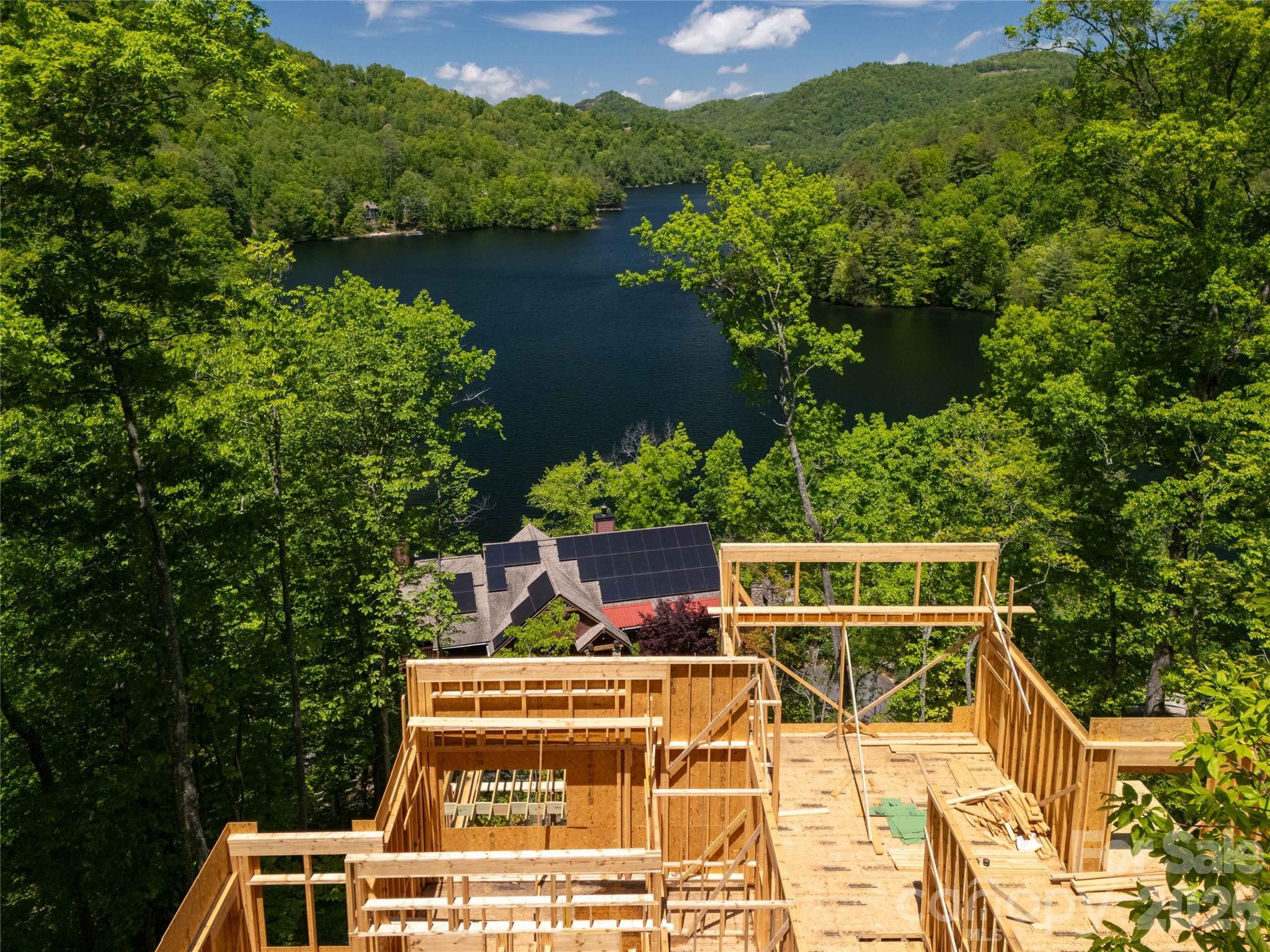 670 Southshore Drive — Tuckasegee