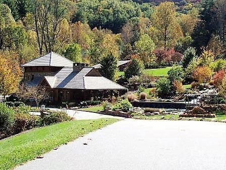 670 Southshore Drive — Tuckasegee