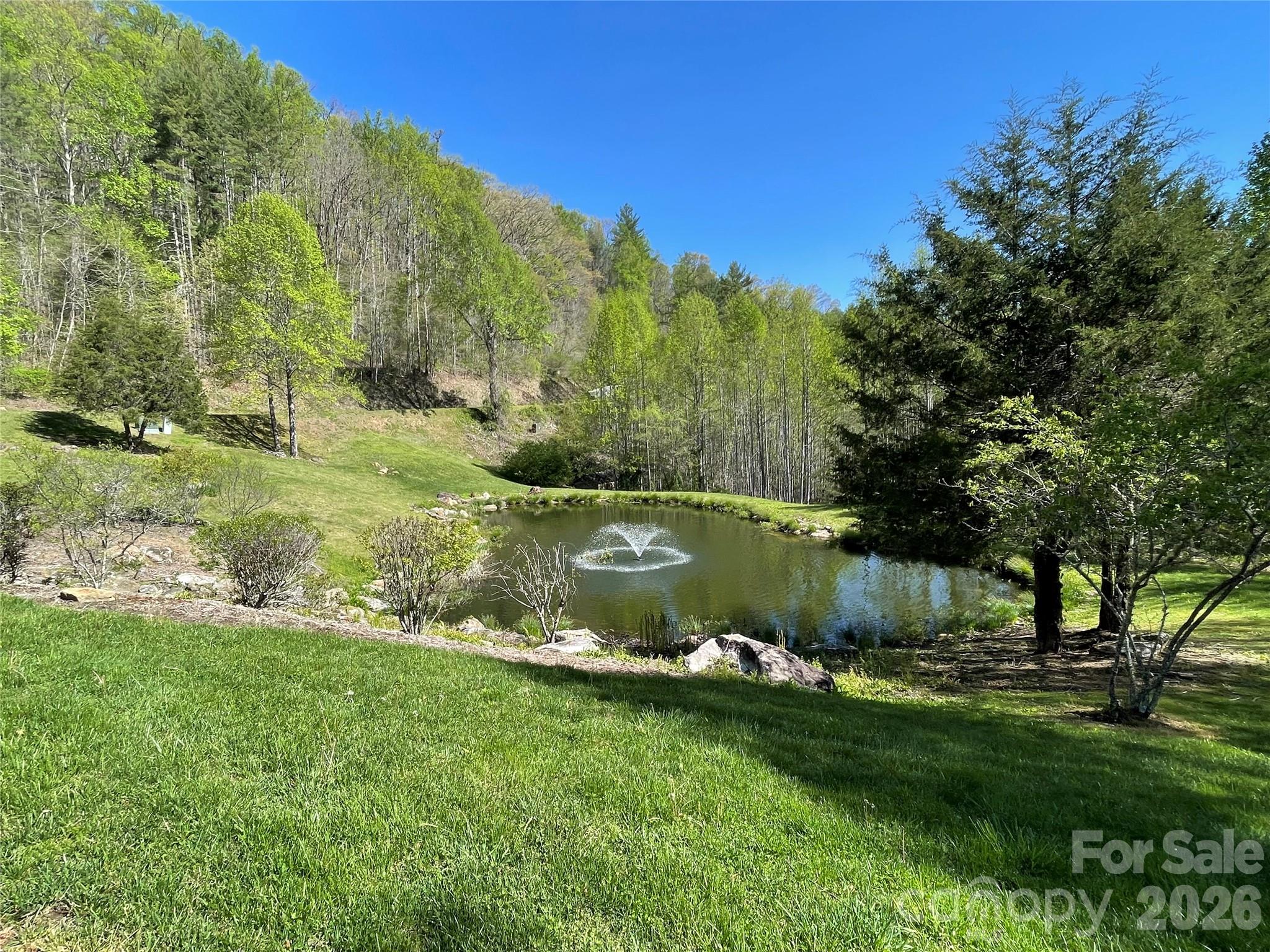 670 Southshore Drive — Tuckasegee