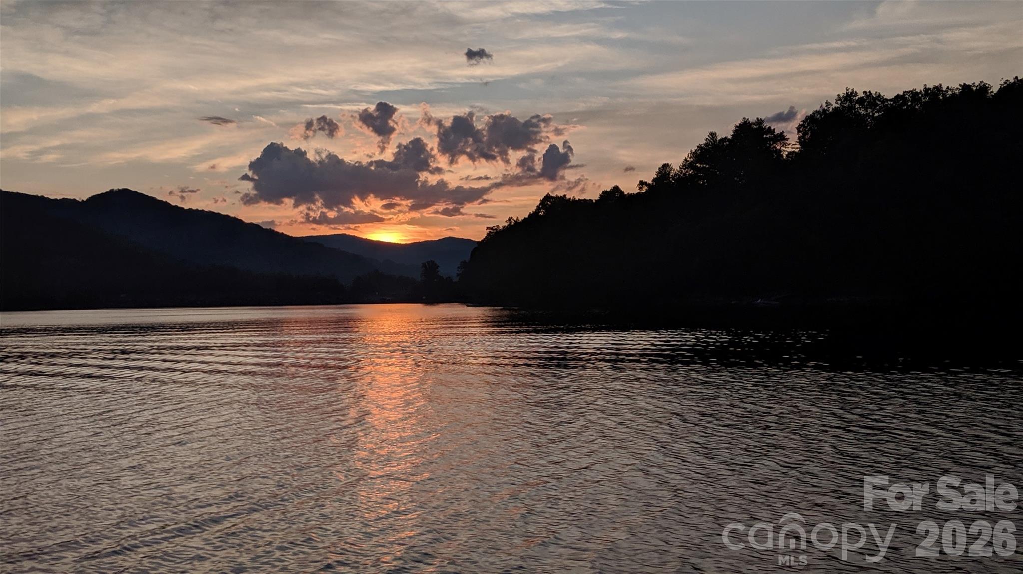 670 Southshore Drive — Tuckasegee