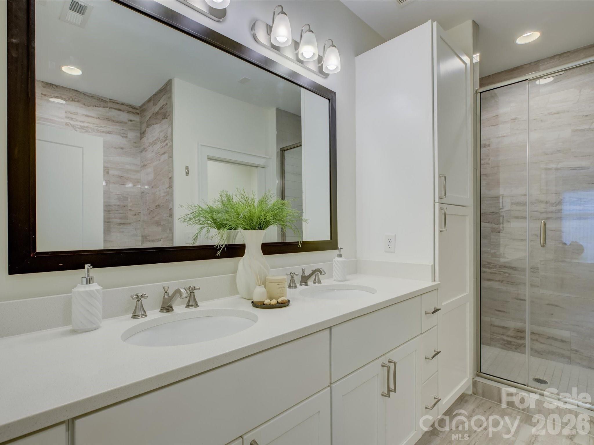 335 E Tremont Avenue — Charlotte