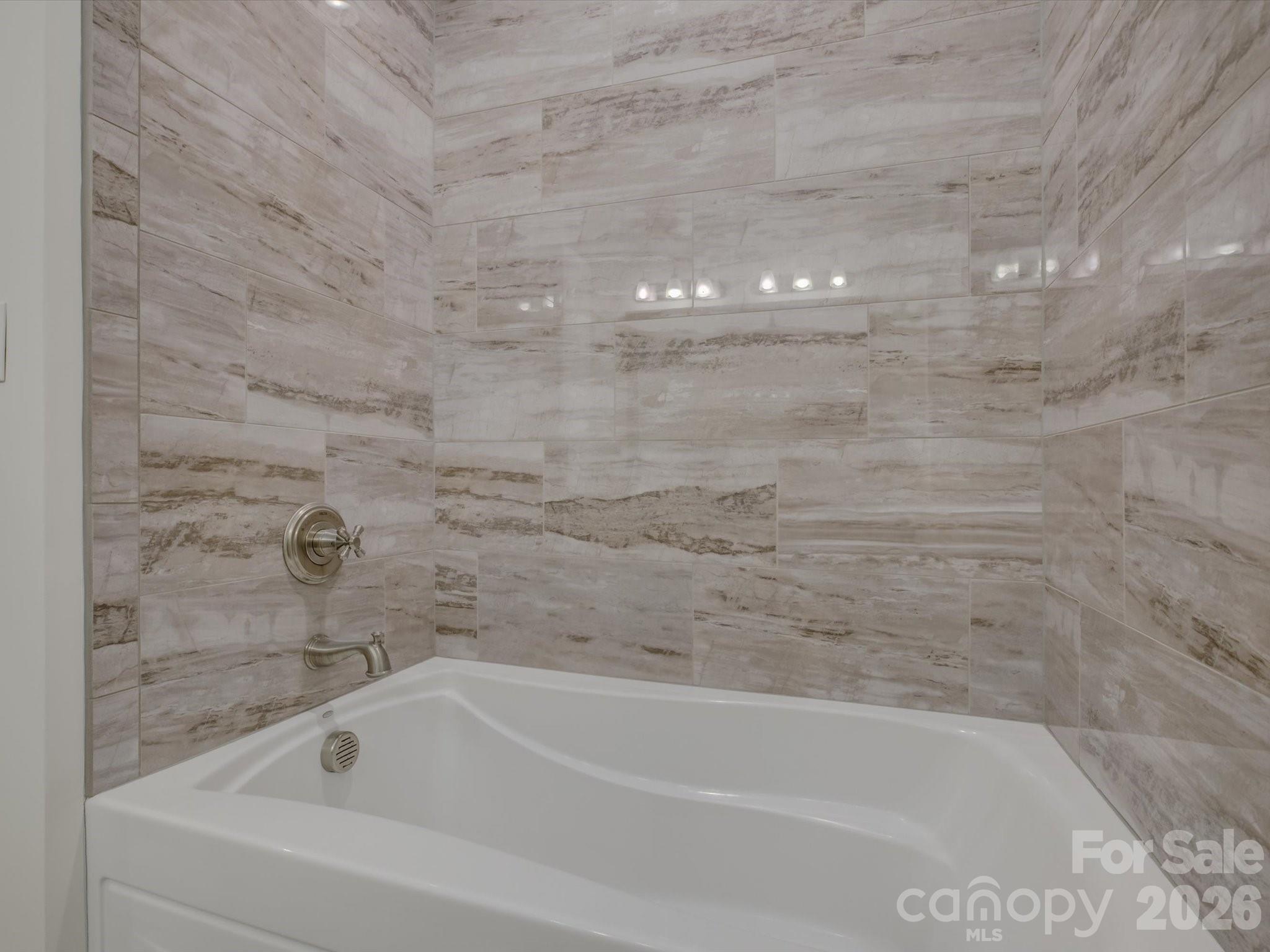 335 E Tremont Avenue — Charlotte
