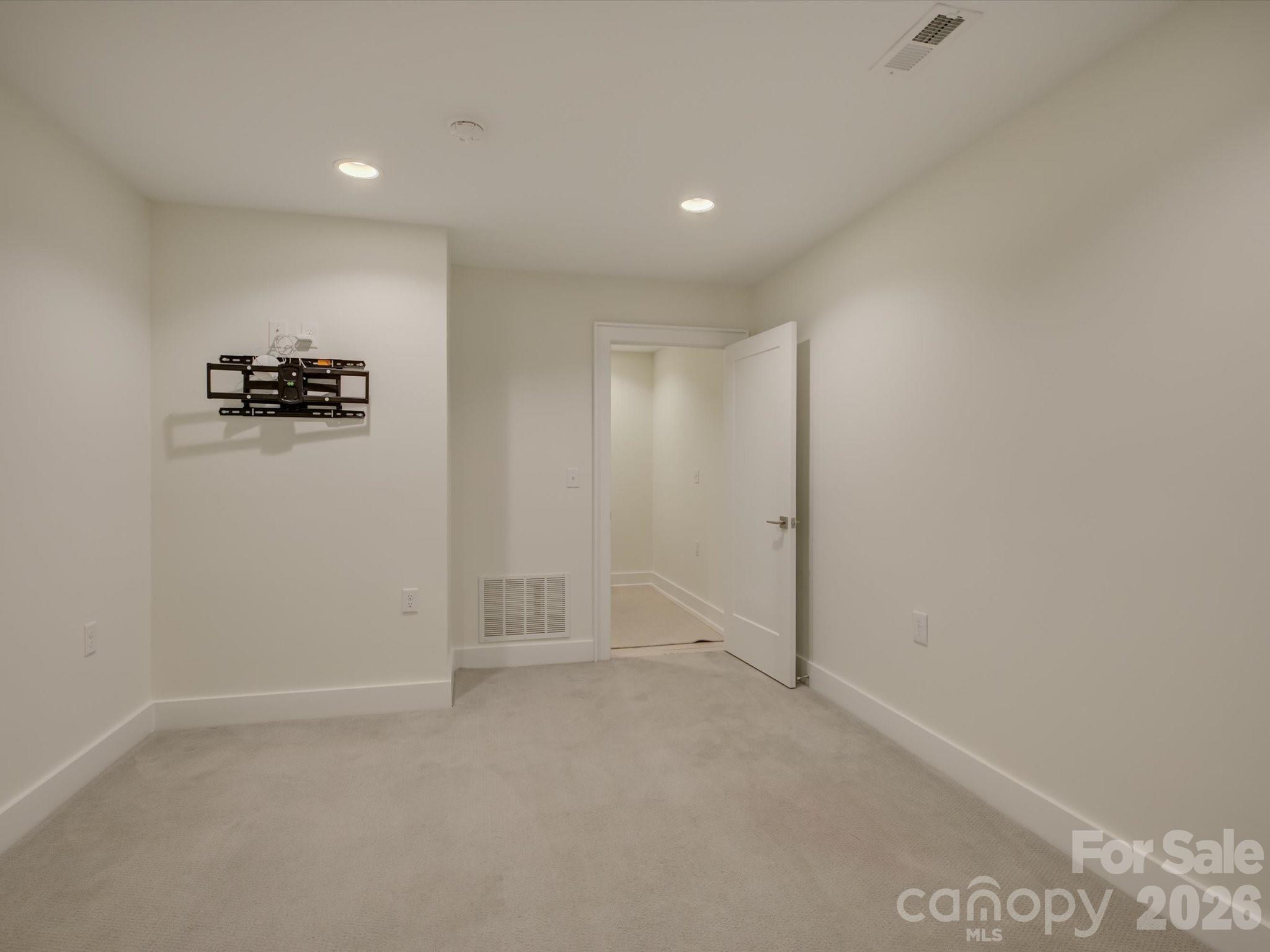 335 E Tremont Avenue — Charlotte