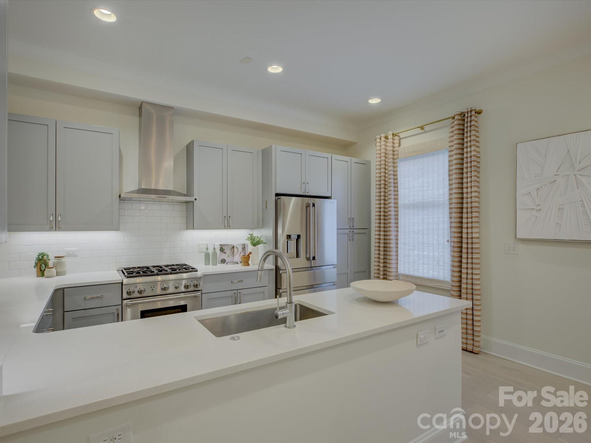 335 E Tremont Avenue — Charlotte