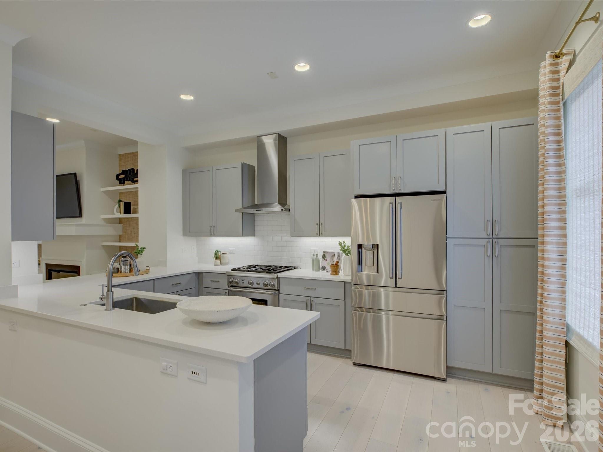 335 E Tremont Avenue — Charlotte