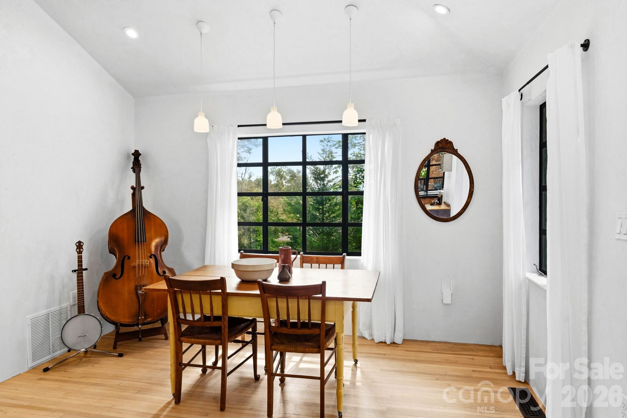 38 Aurora Drive — Asheville