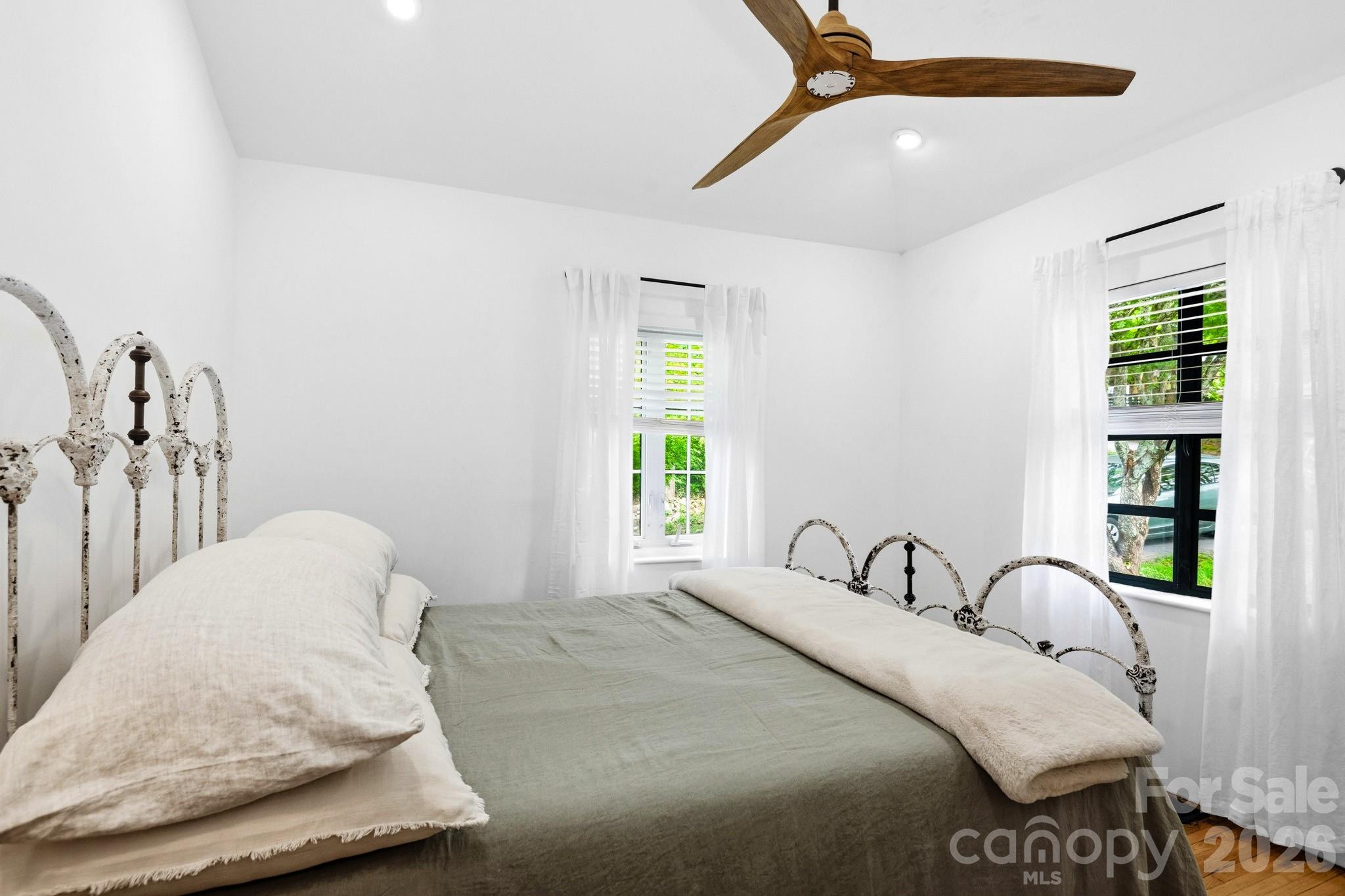 38 Aurora Drive — Asheville