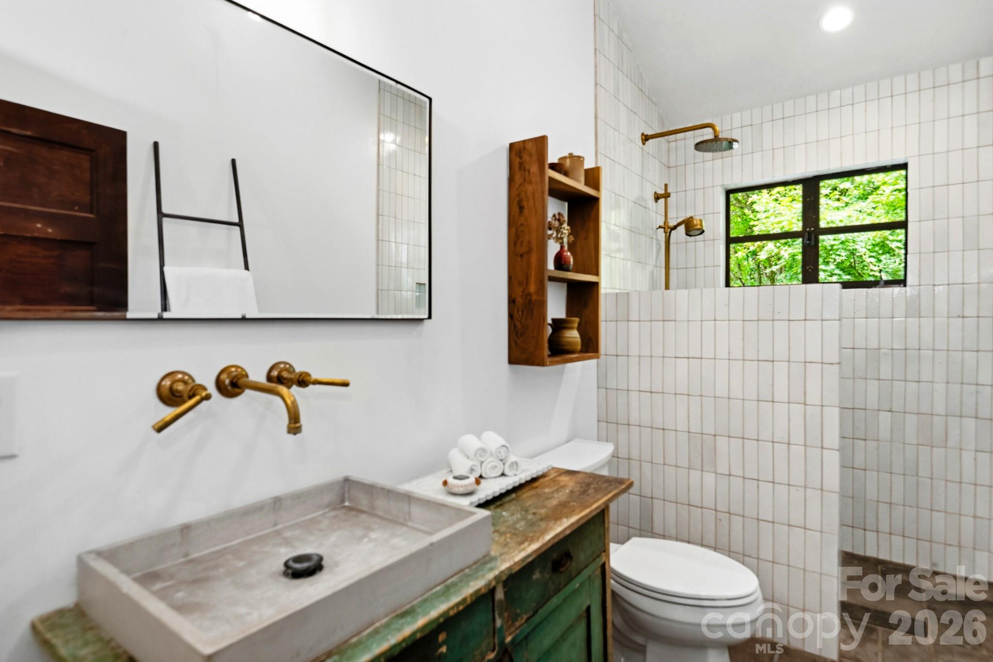 38 Aurora Drive — Asheville