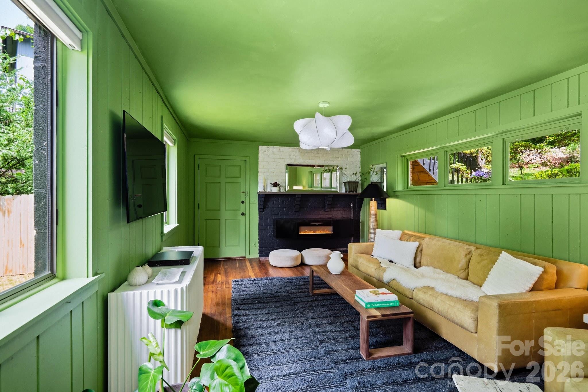 38 Aurora Drive — Asheville