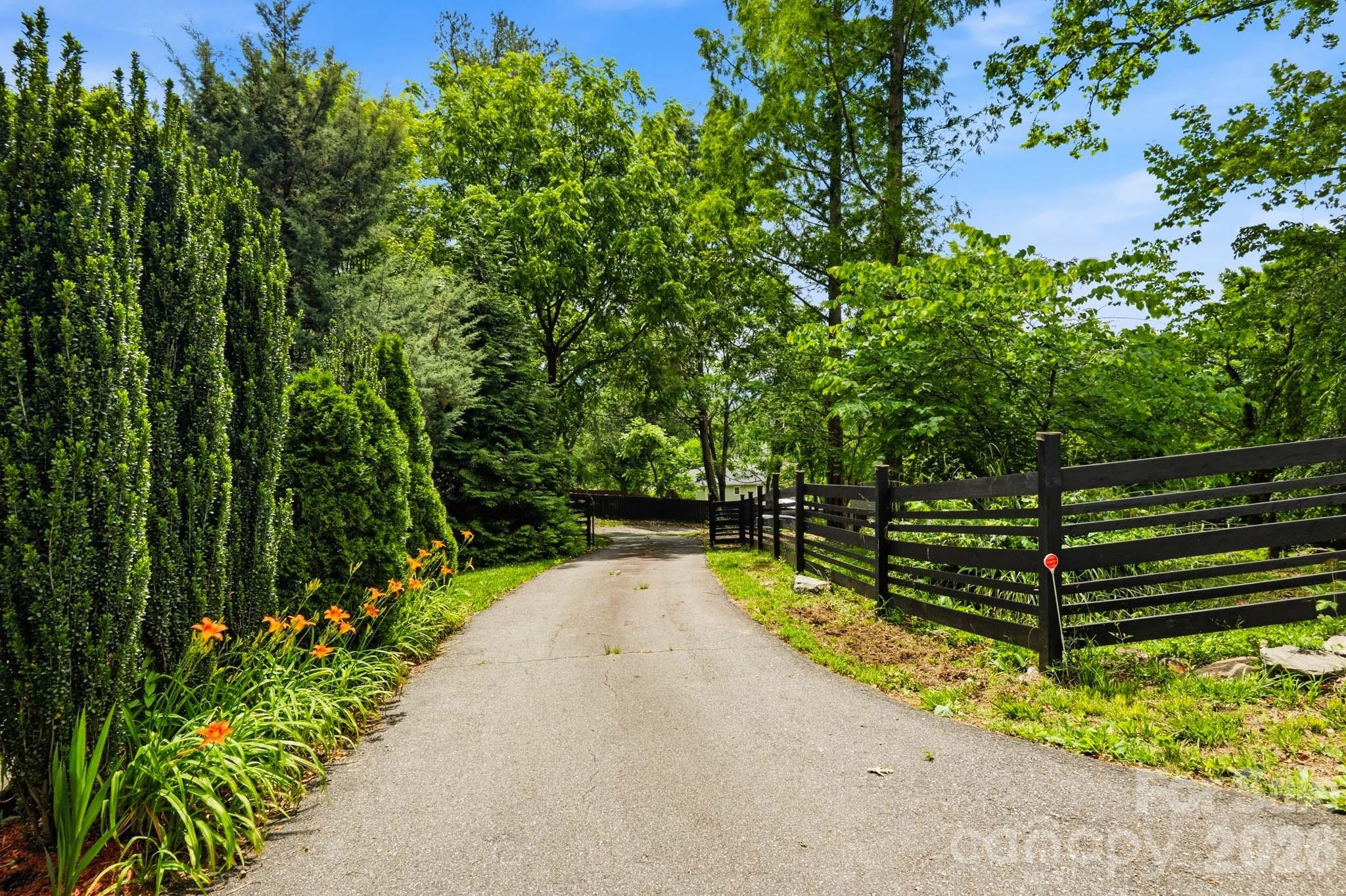 38 Aurora Drive — Asheville