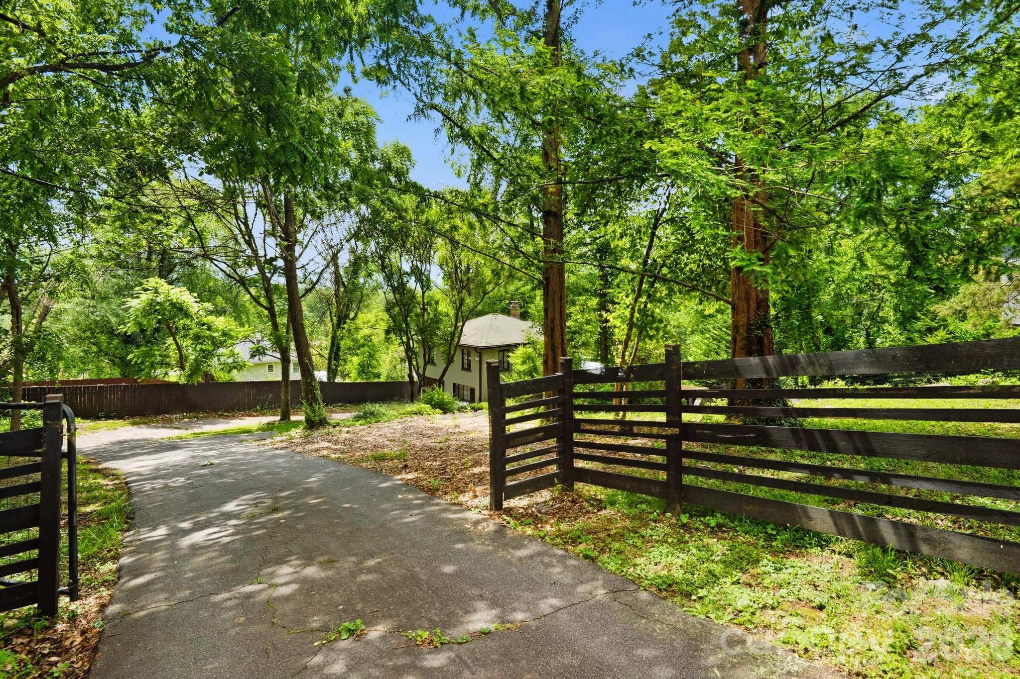 38 Aurora Drive — Asheville