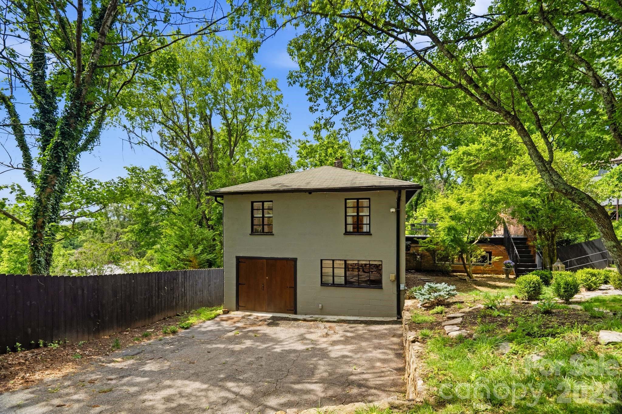 38 Aurora Drive — Asheville
