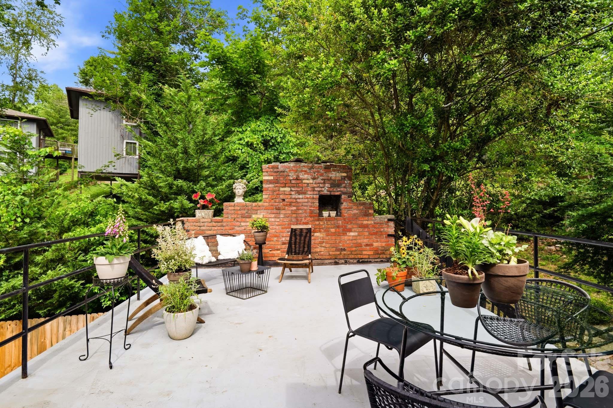 38 Aurora Drive — Asheville