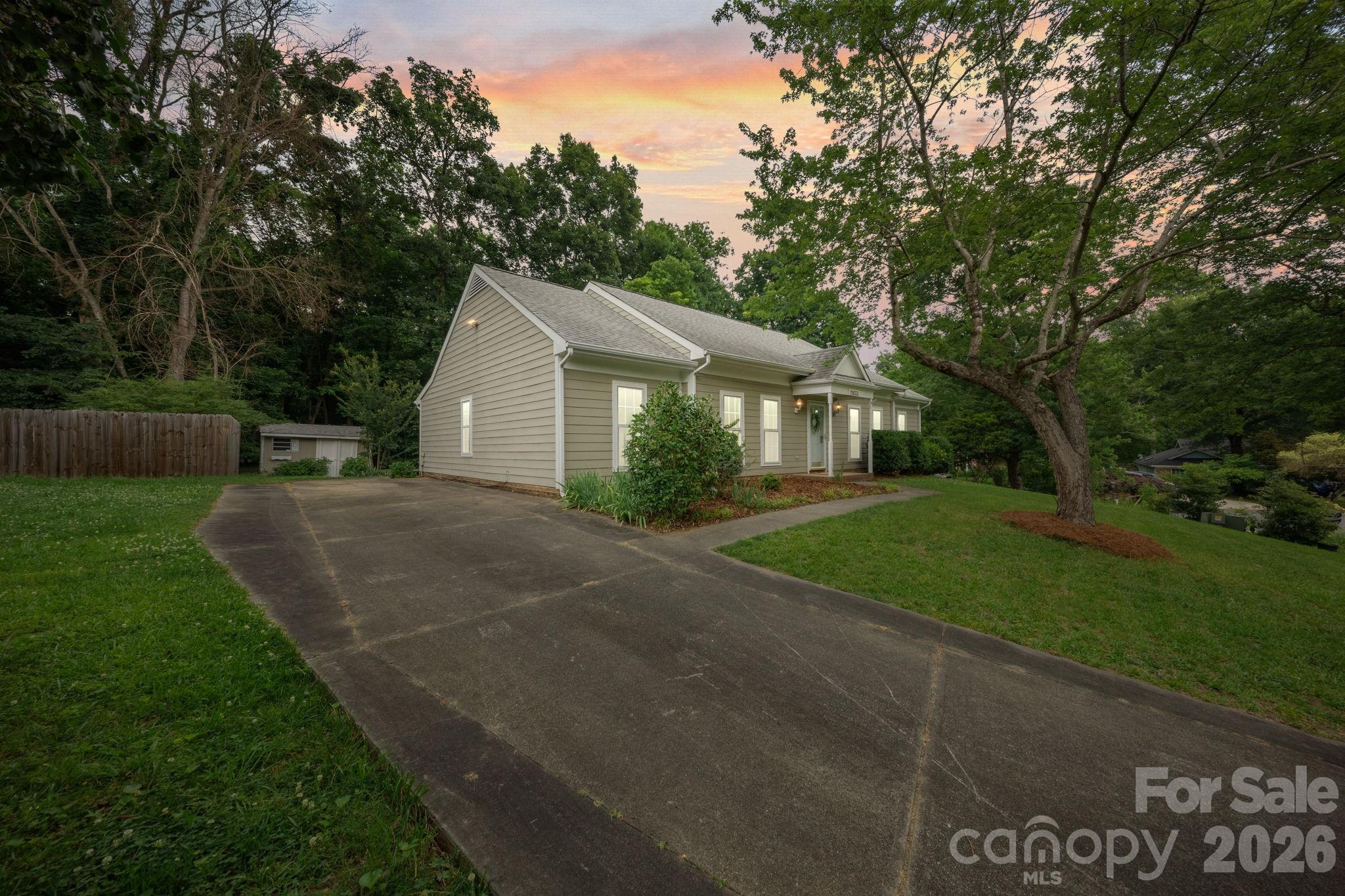 11833 Post Ridge Court — Charlotte