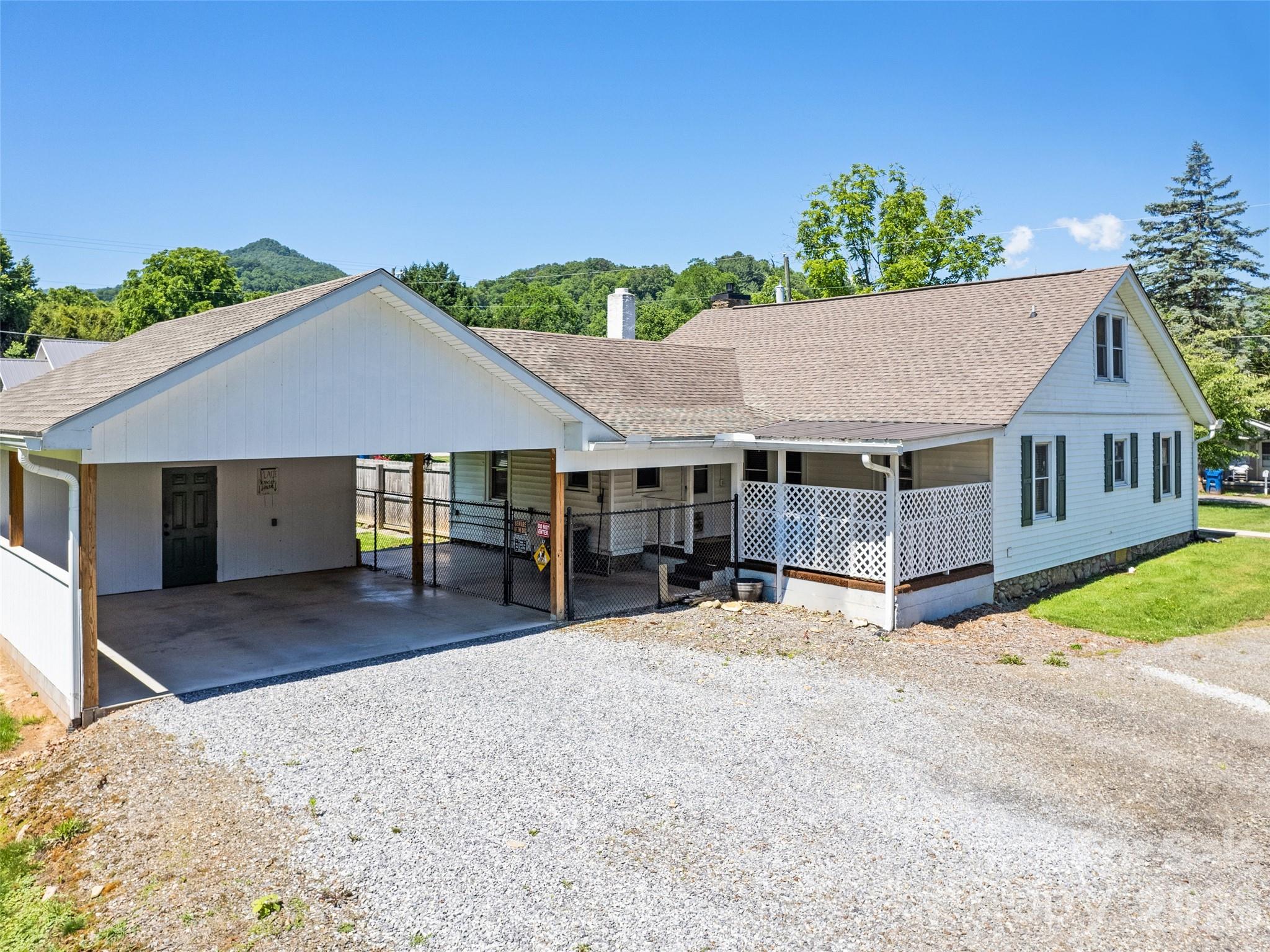 40 Avery Street — Waynesville