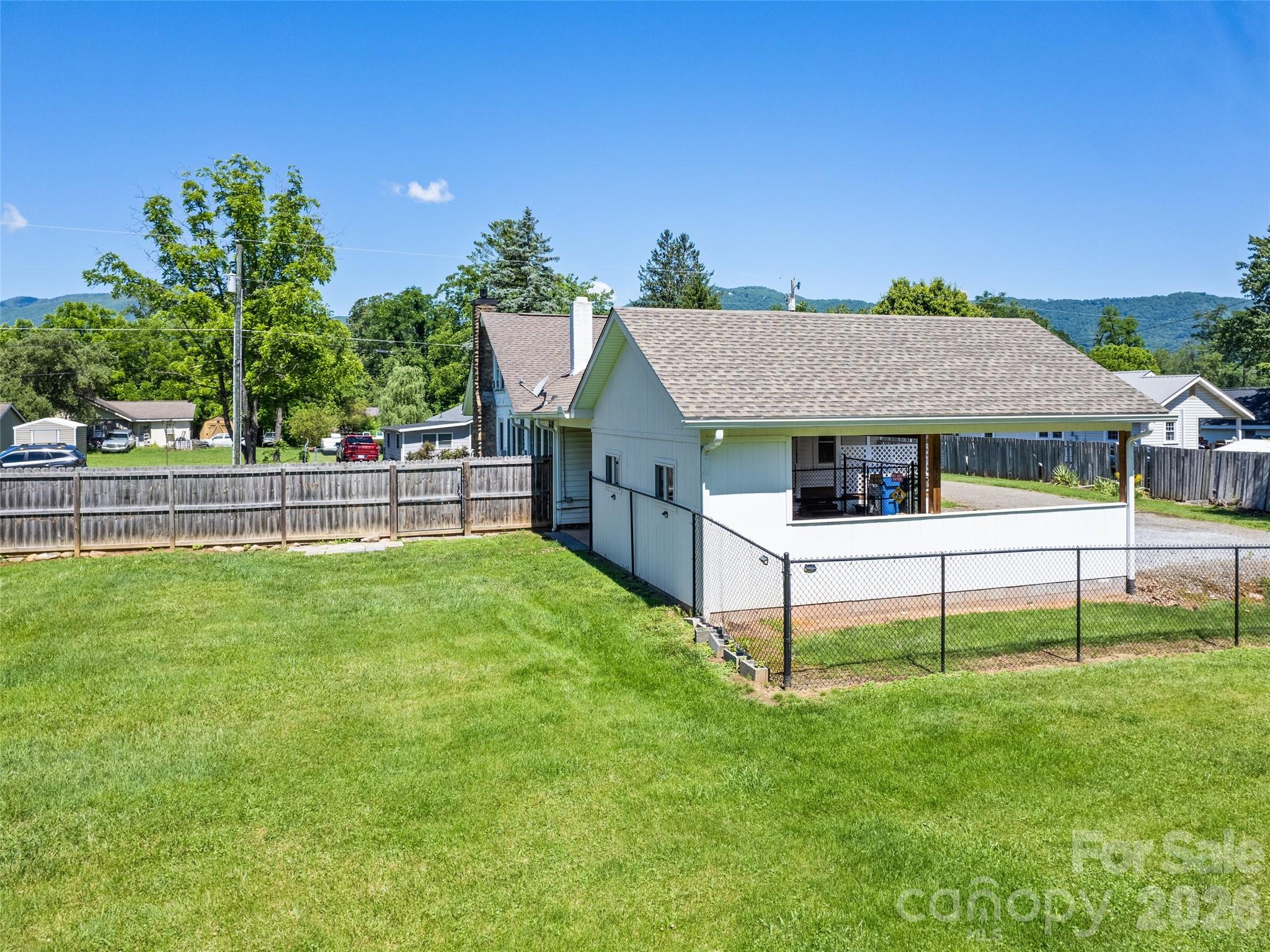 40 Avery Street — Waynesville