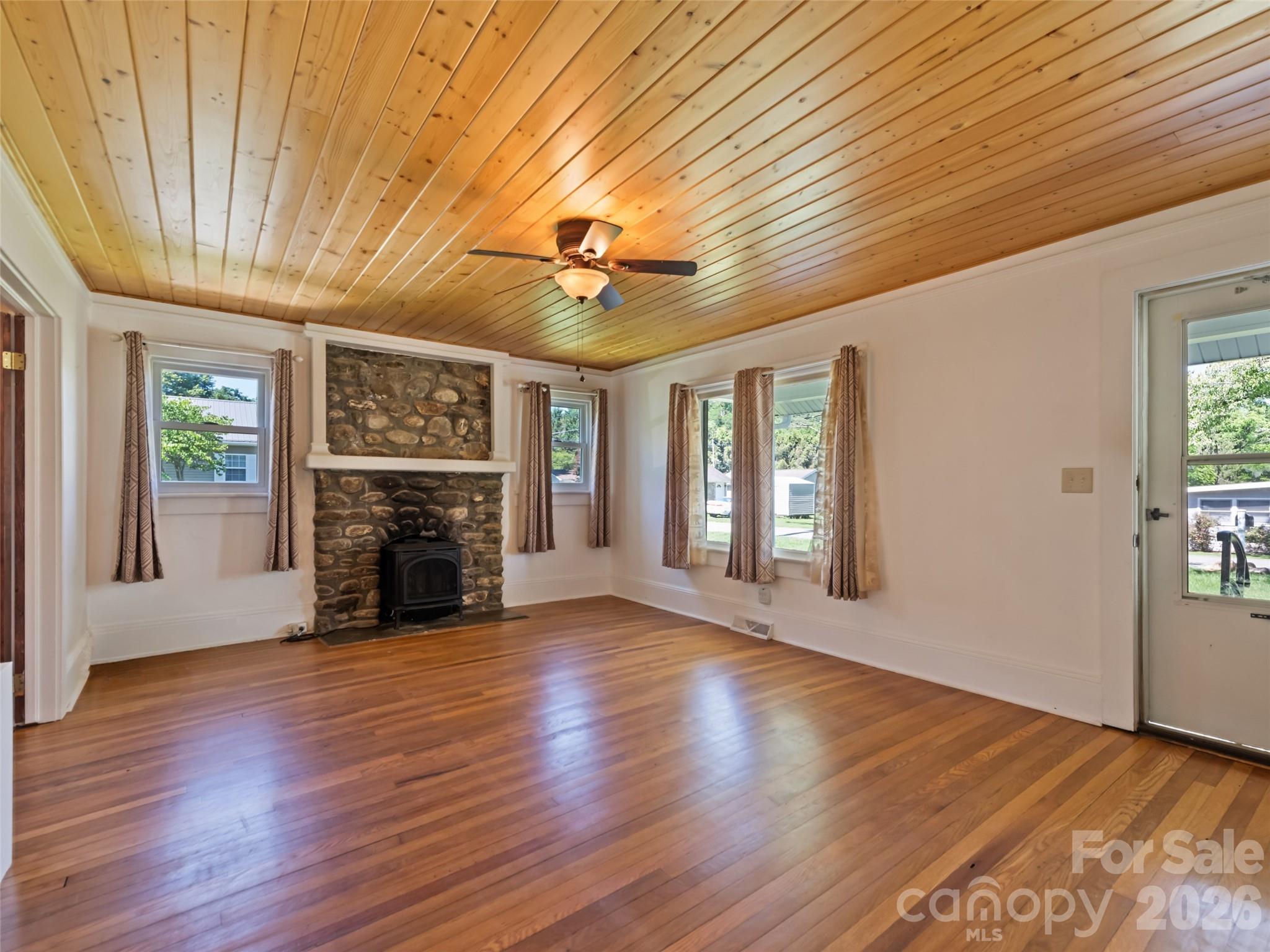 40 Avery Street — Waynesville
