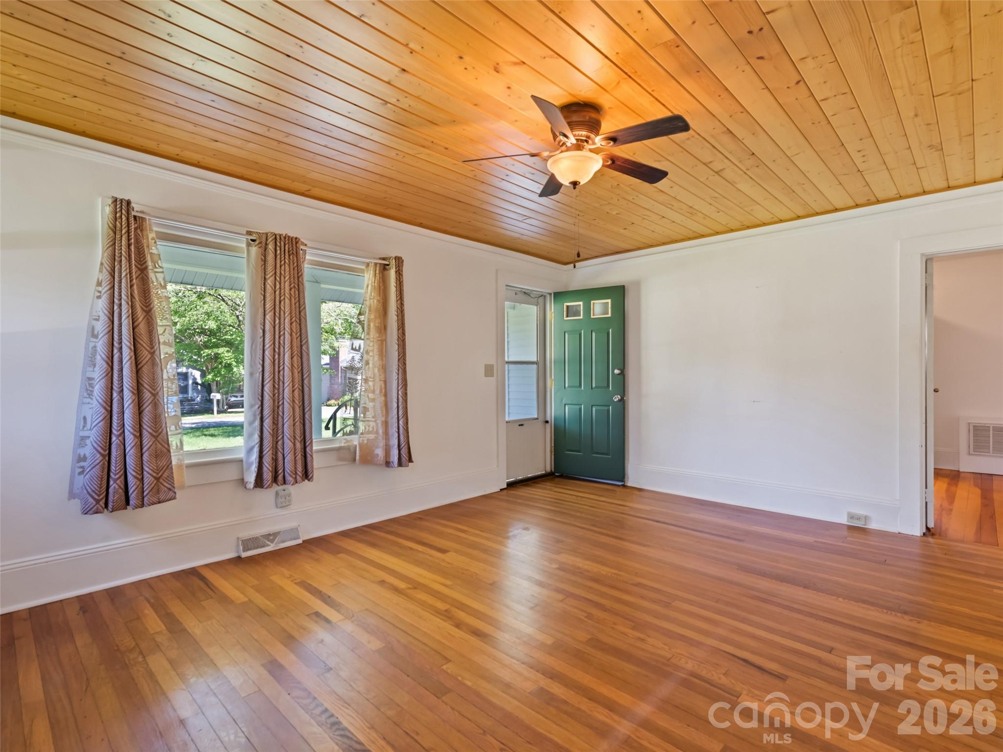 40 Avery Street — Waynesville