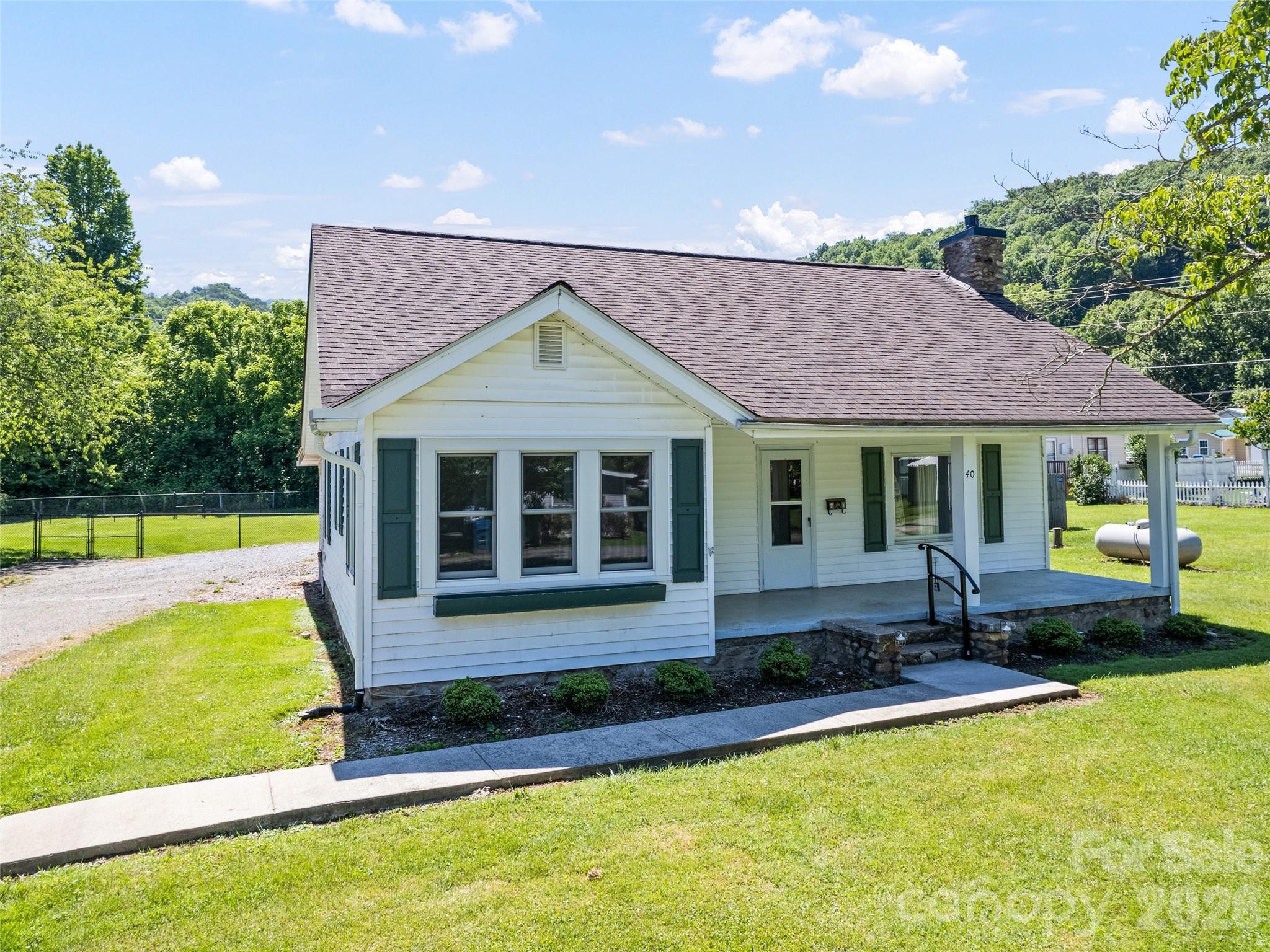 40 Avery Street — Waynesville