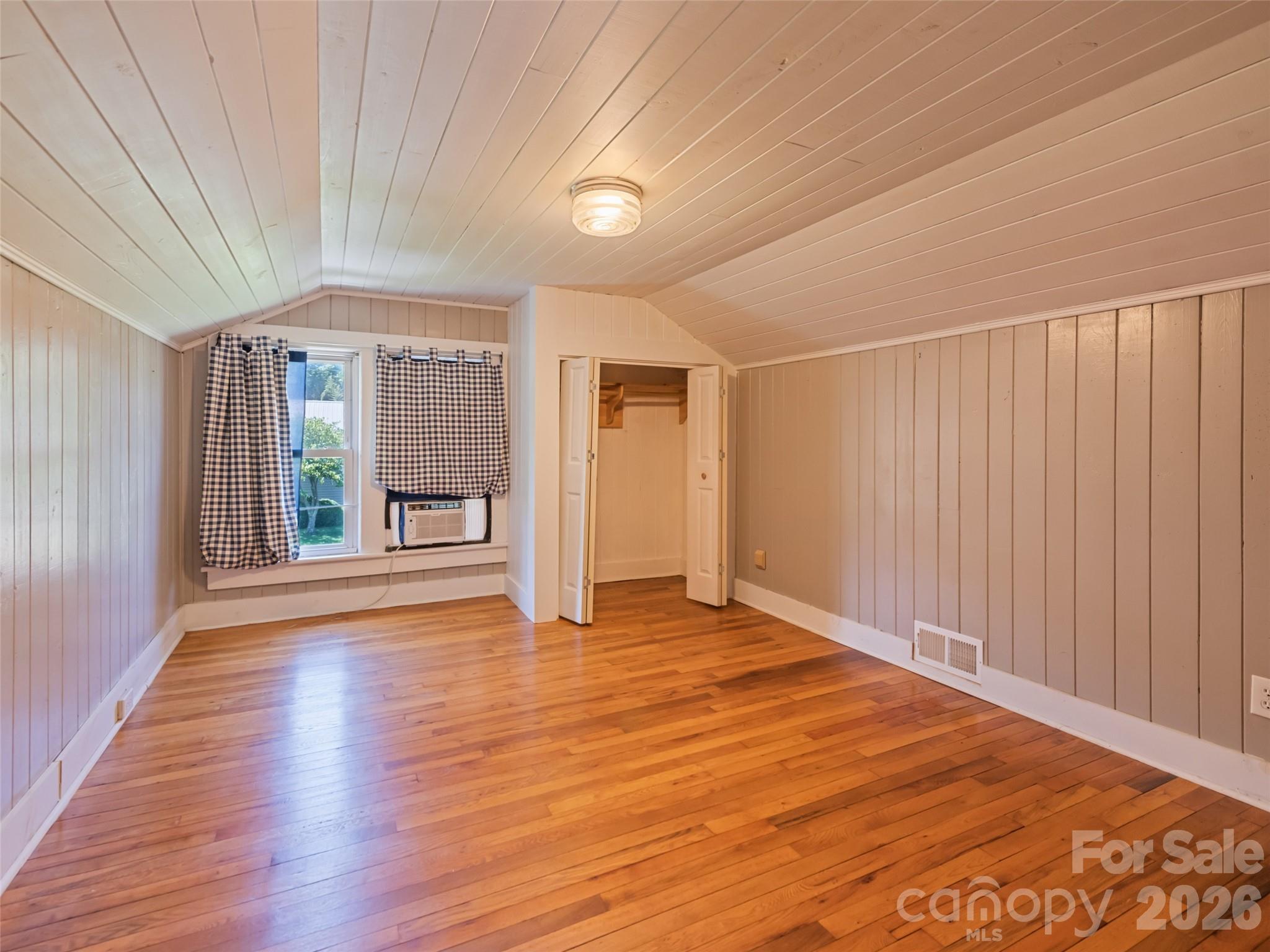 40 Avery Street — Waynesville