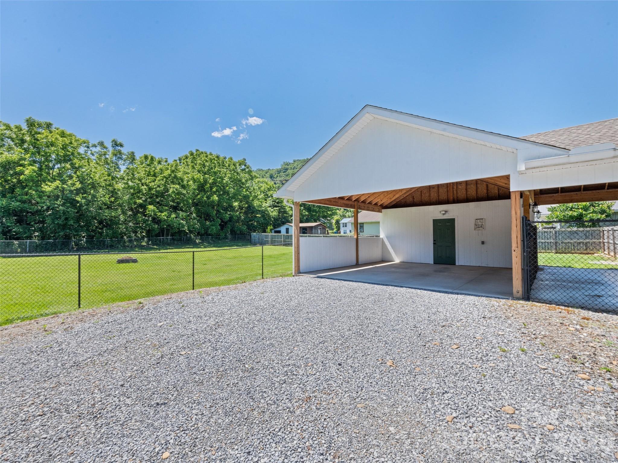 40 Avery Street — Waynesville