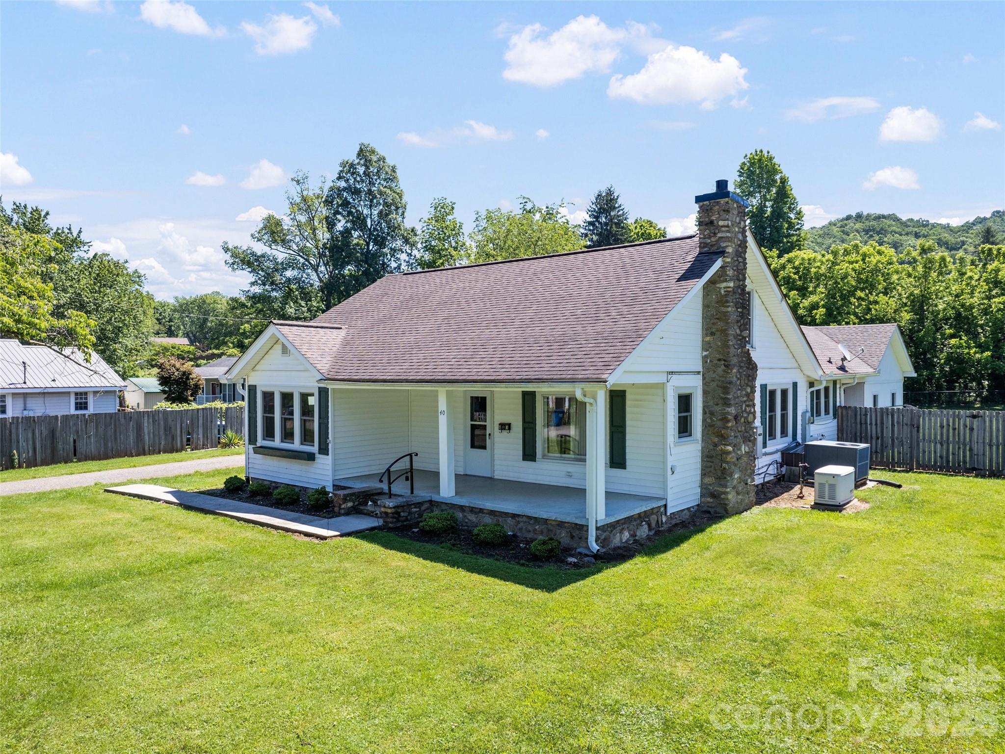 40 Avery Street — Waynesville
