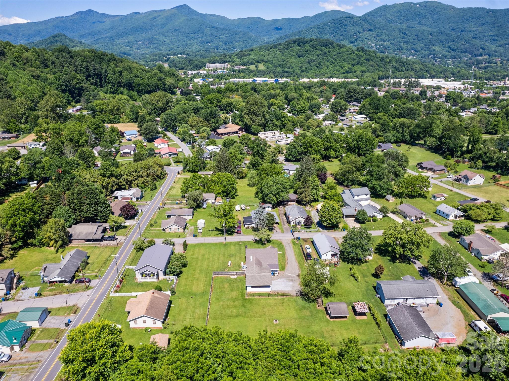 40 Avery Street — Waynesville