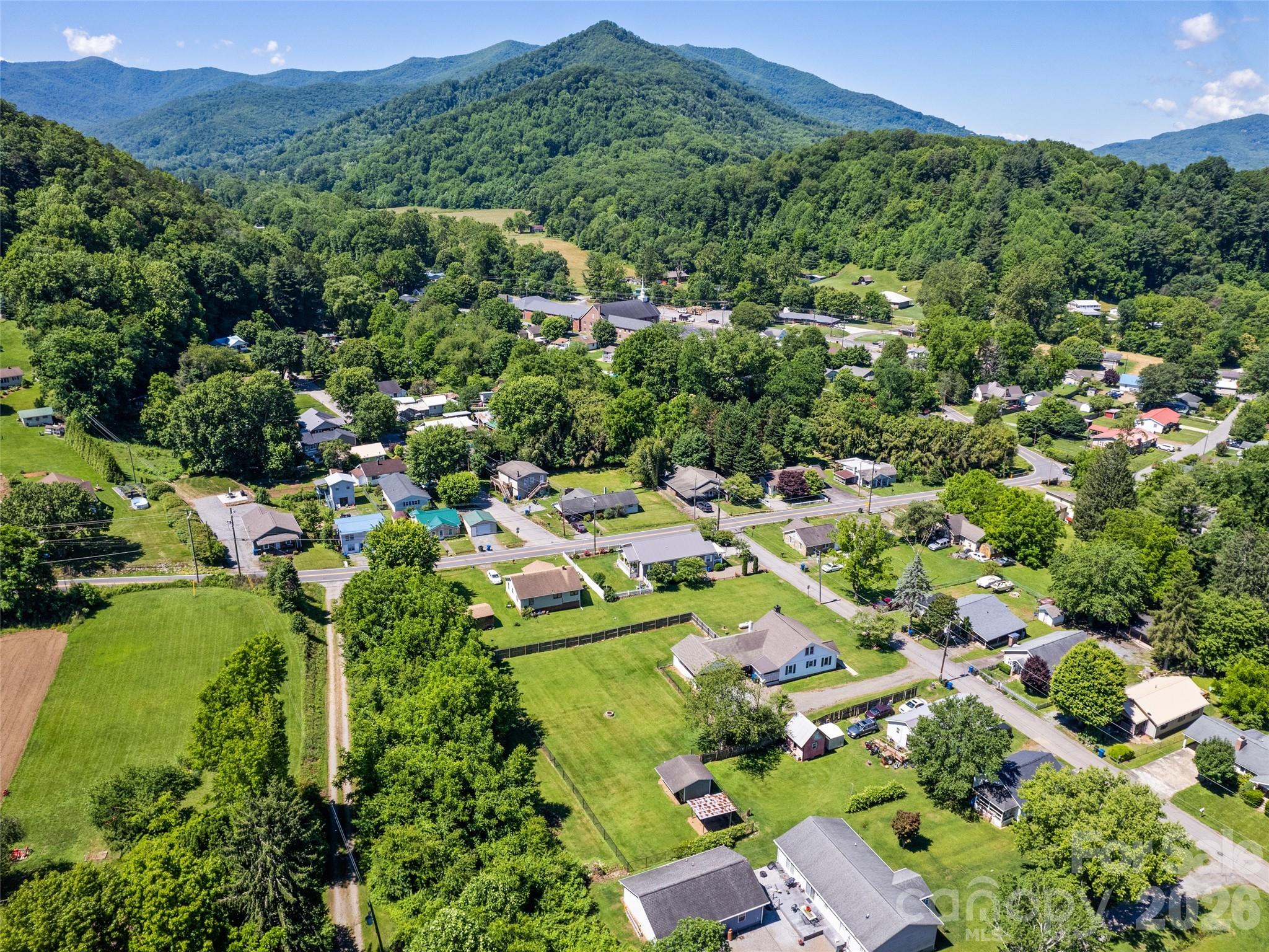 40 Avery Street — Waynesville