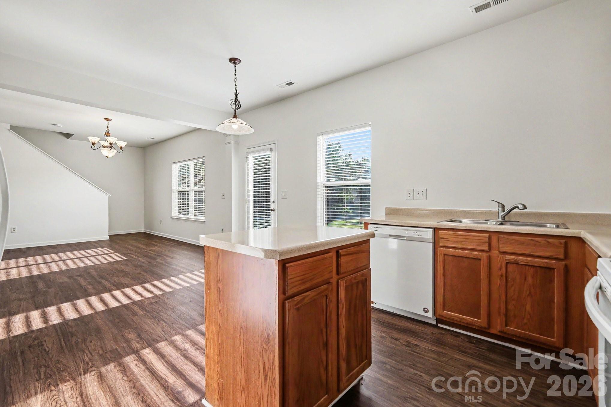 4615 Potters Glen Road — Charlotte